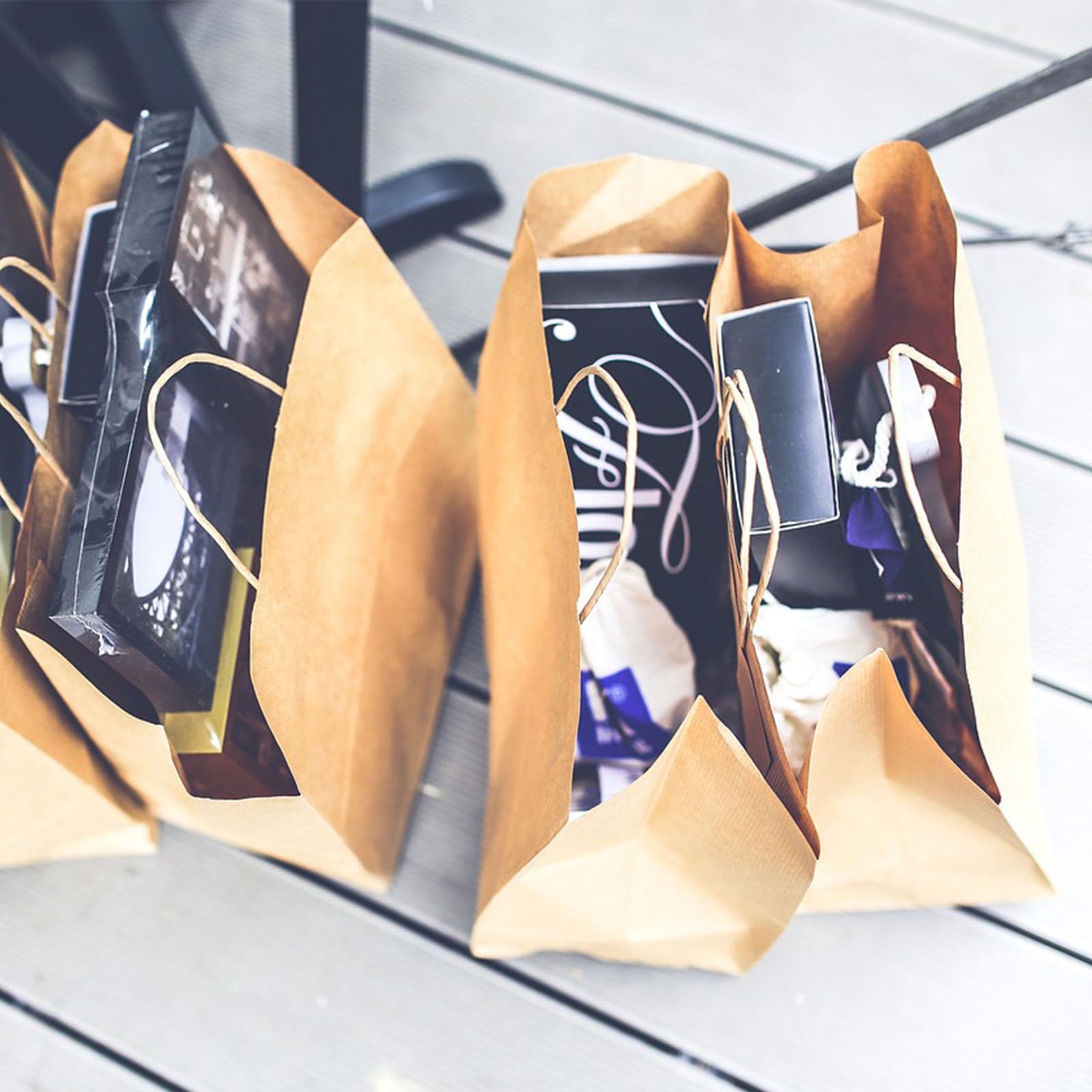 vanhel Paquete de 90 bolsas de papel kraft con asas, bolsas de regalo de varios tamaños, bolsas de papel kraft a granel, maleza, cumpleaños, regalos, fiestas, bolsas de mercancía al por menor