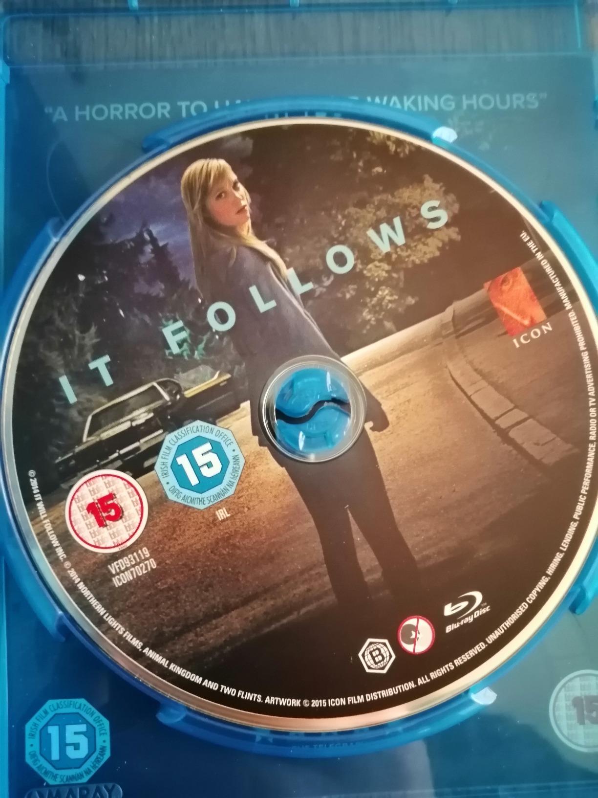 It Follows [Blu-ray]: Amazon.co.uk: Maika Monroe, Lili Sepe, Olivia ...