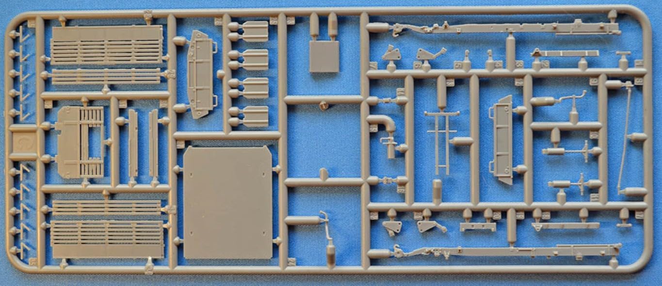 ACE 72610 1/72 US G7107 1,5t 4x4 Cargo Truck Plastic Model kit Scale Model/Replica