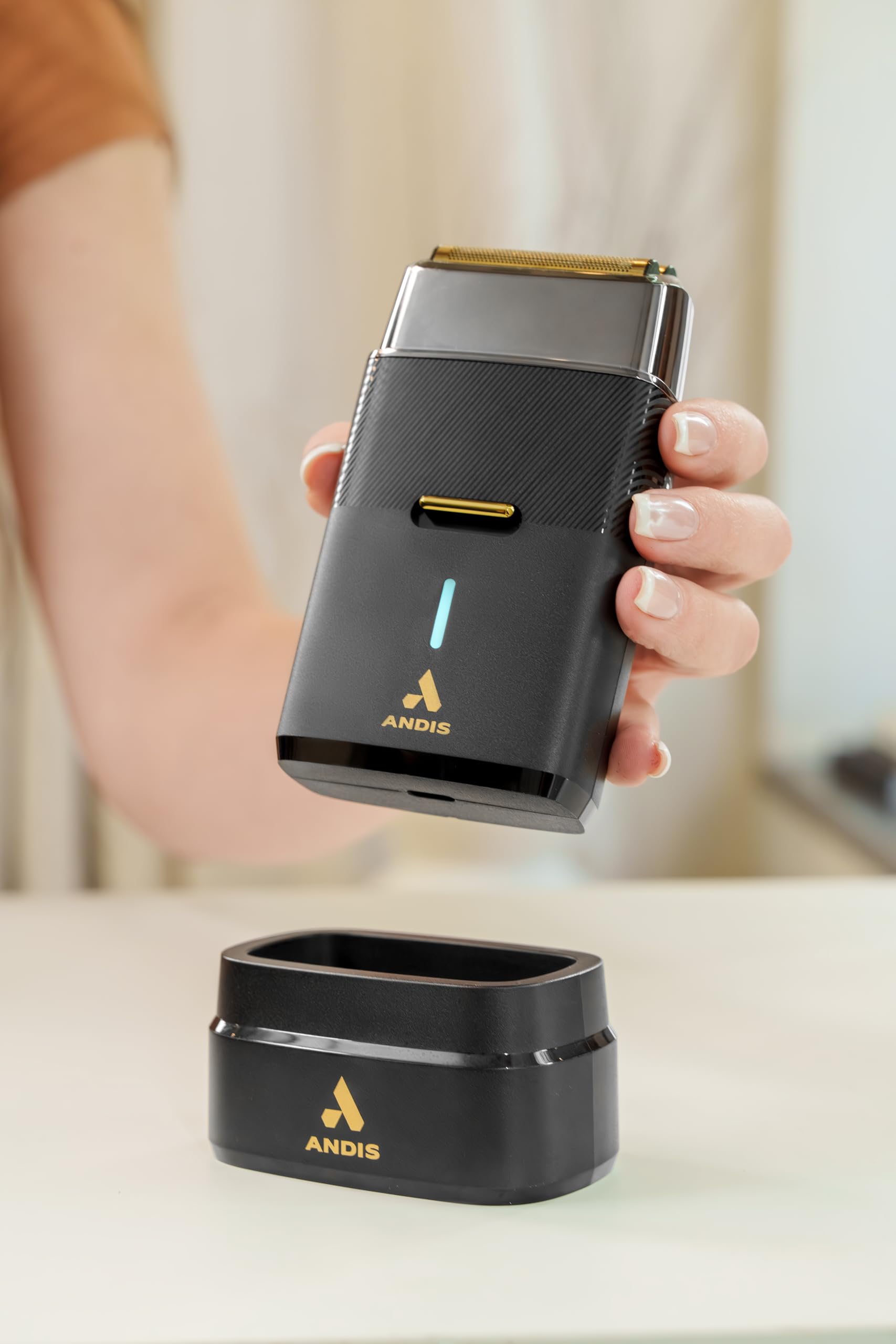 夏前にスッキリ‼︎ Andis Nation 充電式バリカン Amazon.com: Andis 563616 Pro Foil Plus II Cordless Shaver, Gold