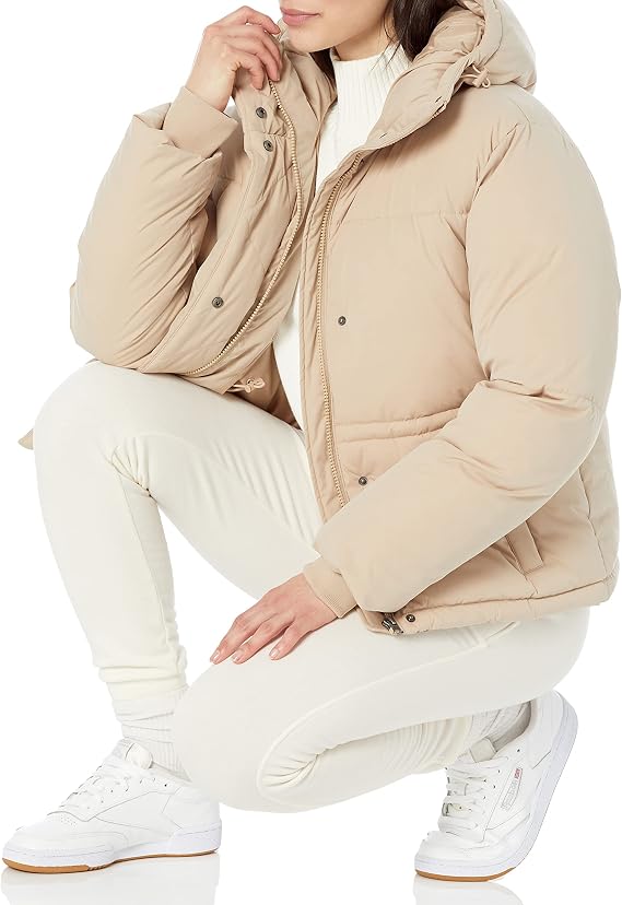 Amazon Essentials Women's Short Waisted Puffer Jacket (Available in Plus Size)