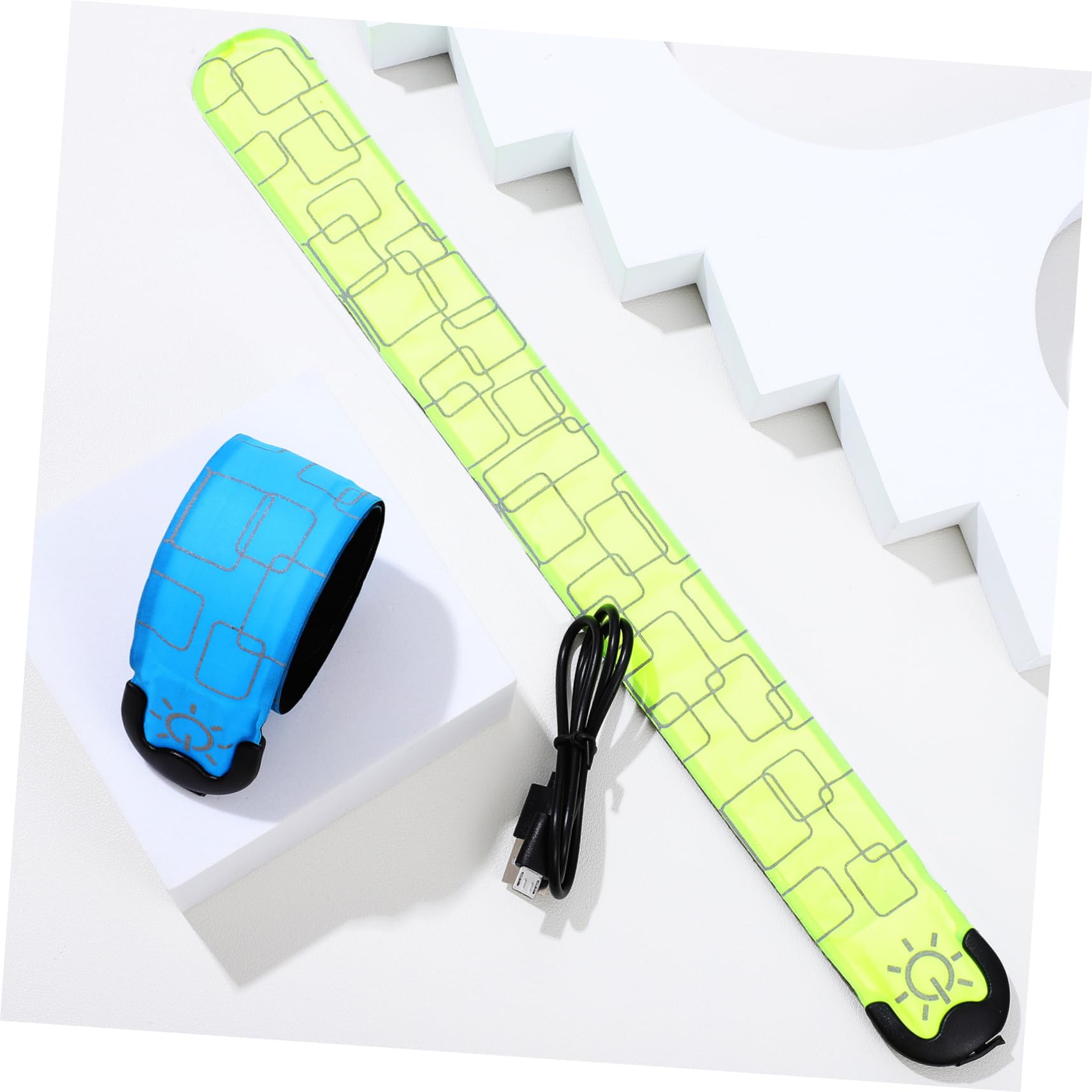 Kisangel 4 Pièces Bracelets LED Réfléchissants Rechargeables de Slap Armbands Verts pour Course Cyclisme Activités de Plein Air
