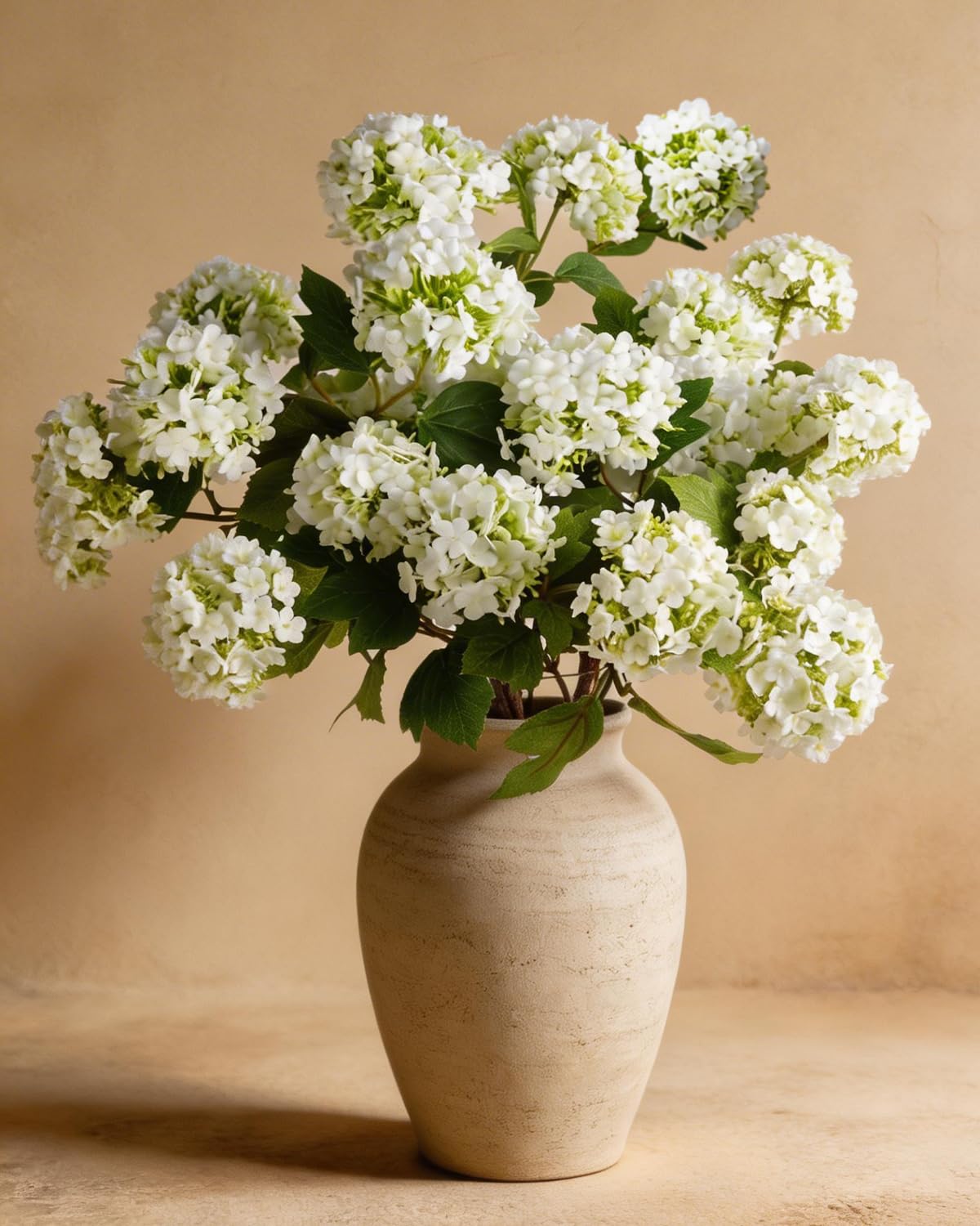 Fleurs artificielles d'hortensia pour recréer la douceur d'un jardin d'été dans votre salon