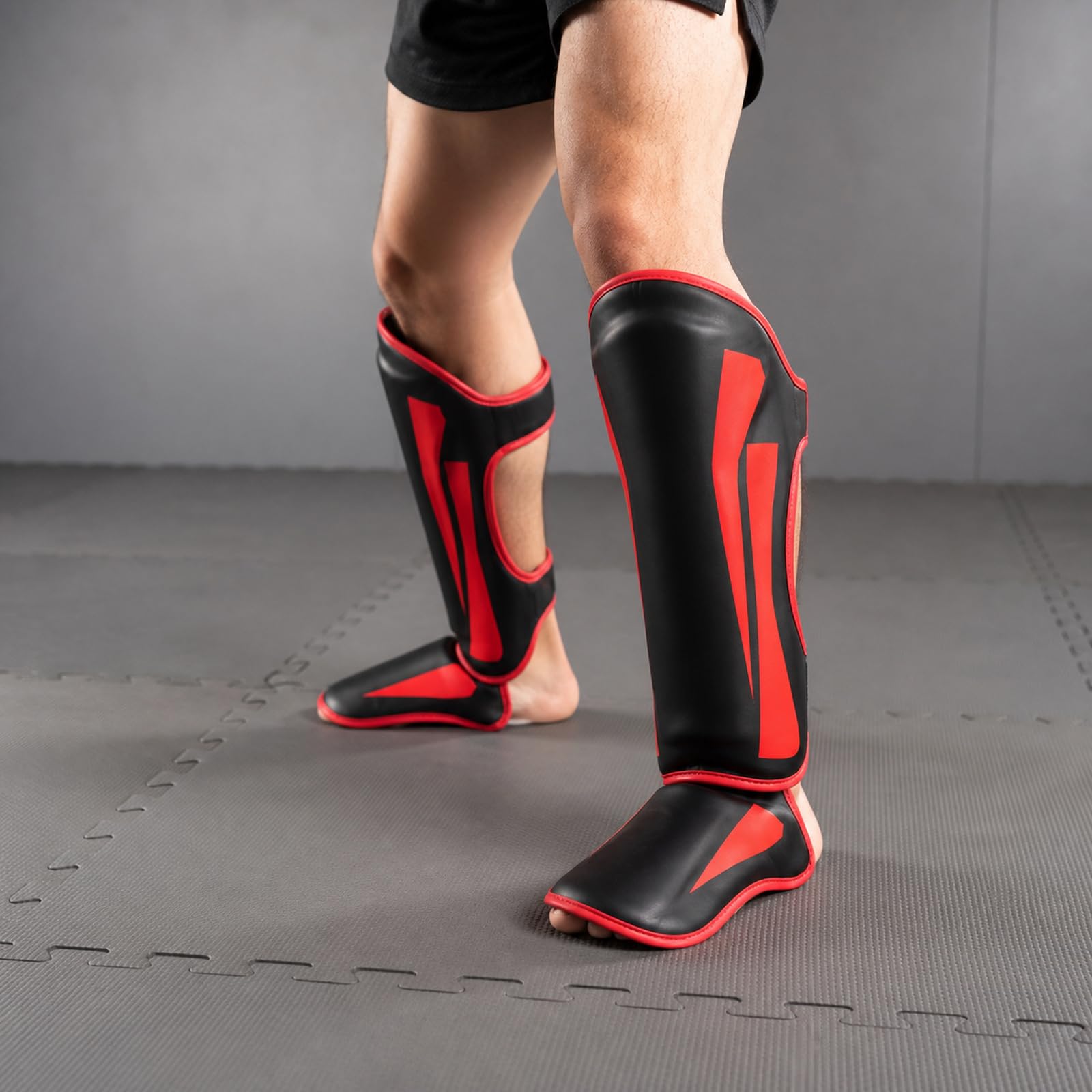 Piedi Protezione Shin Guard,Parastinchi per Arti Marziali,Paratibie Kick Boxing con Protezione del Piede,Regolabili,Comodo,Traspirante,per Boxe,Muay Thai,Sport da Combattimento