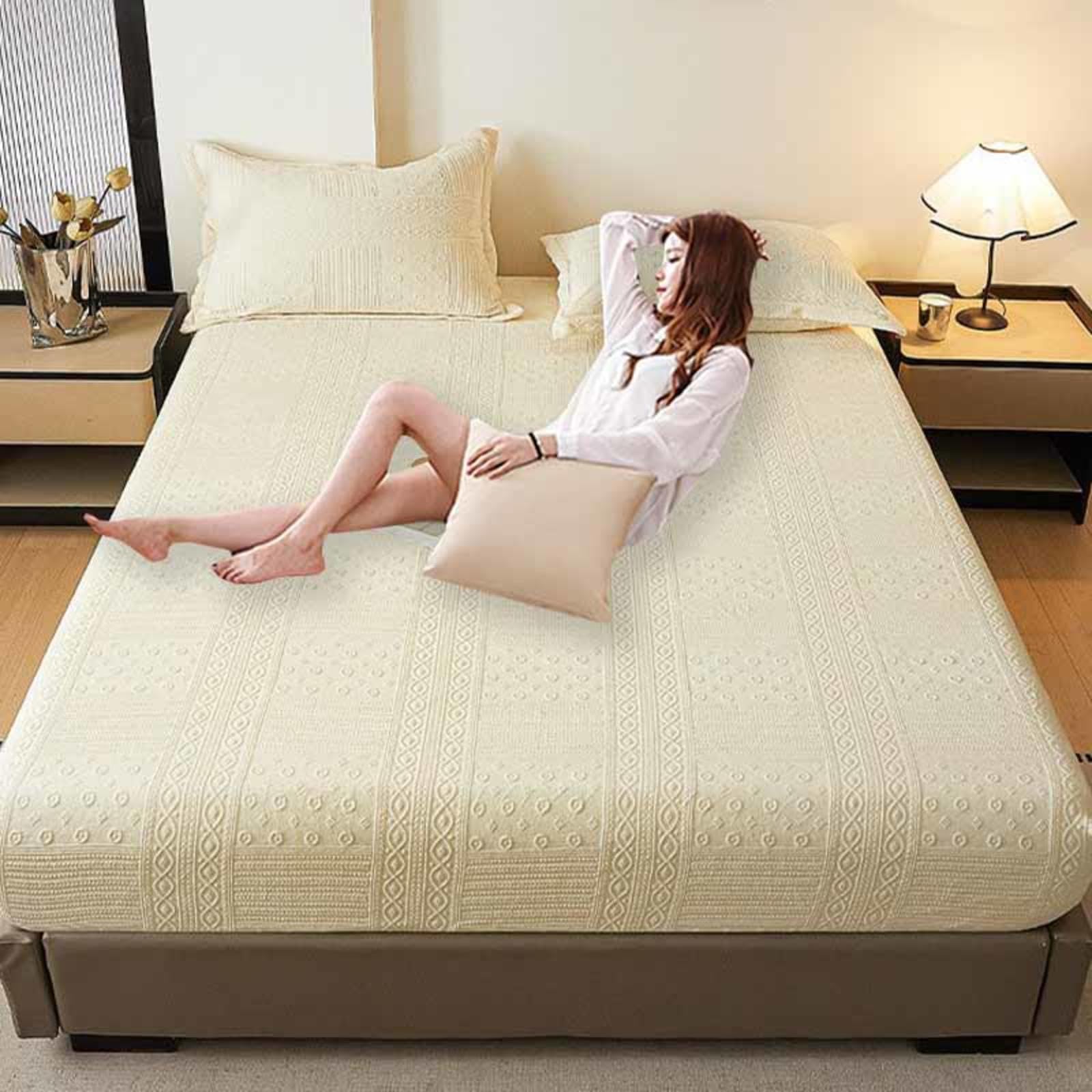 Protège-Matelas Couvre-Matelas Couvre-Matelas Couvre-lit d'hiver en Velours de Lait épaissi, Couvre-lit ajusté, Drap de Housse de Matelas en Velours Corail,Beige-200 * 220cm