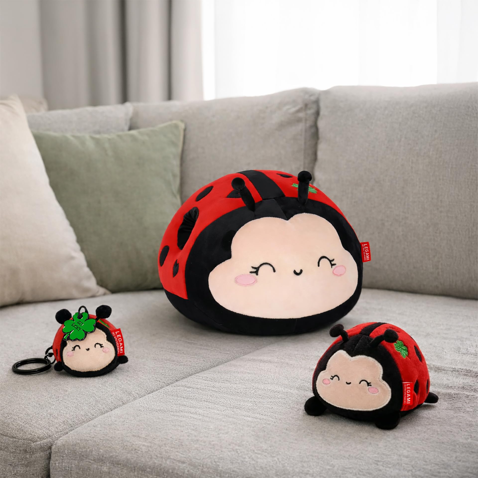 Legami - Cuscino Super Soft! Tema Ladybug, Super Soffice, Idea Regalo, L 25 x H 26 x W 33 cm