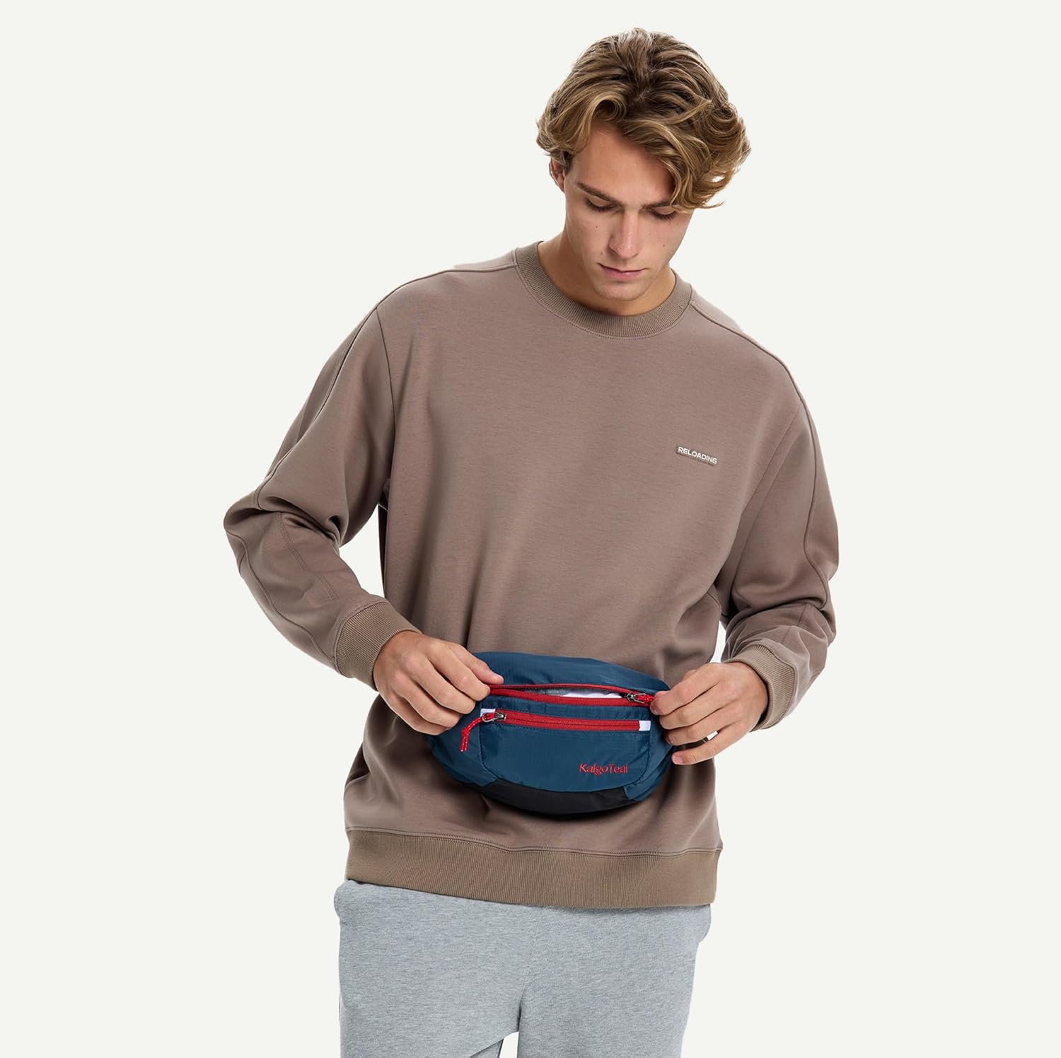 Ultralight Travel Waist Pack 2.5L, Large Water Resistant Fanny Pack for Men & Women. - Image 3