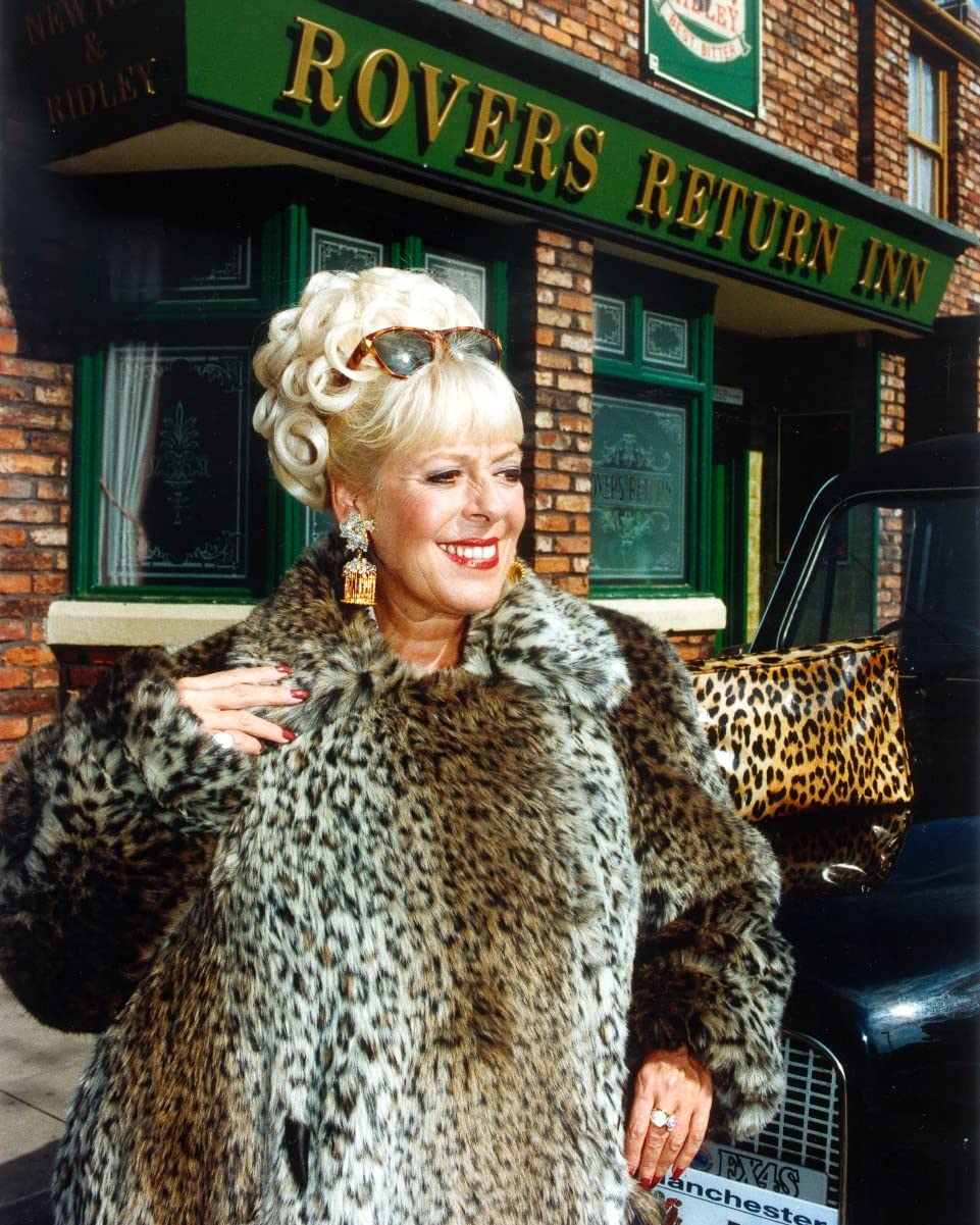Coronation Street (TV) Julie Goodyear Bet Lynch 10x8 Photo