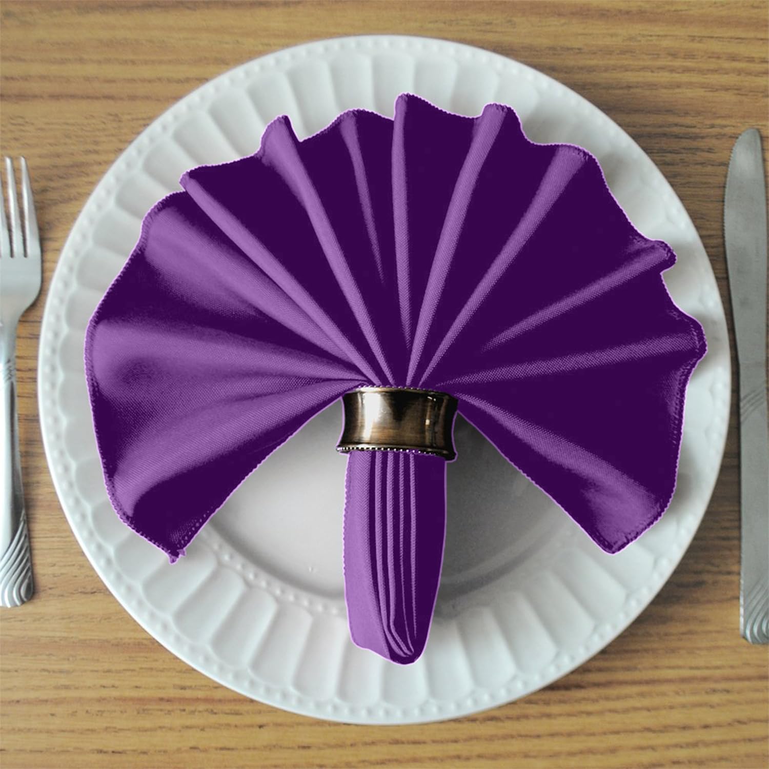 Lot de 50 serviettes de table carrées en polyester avec bords ourlés pour mariage, réception, dîner, banquets et fêtes de Noël - 48 cm x 48 cm - Violet