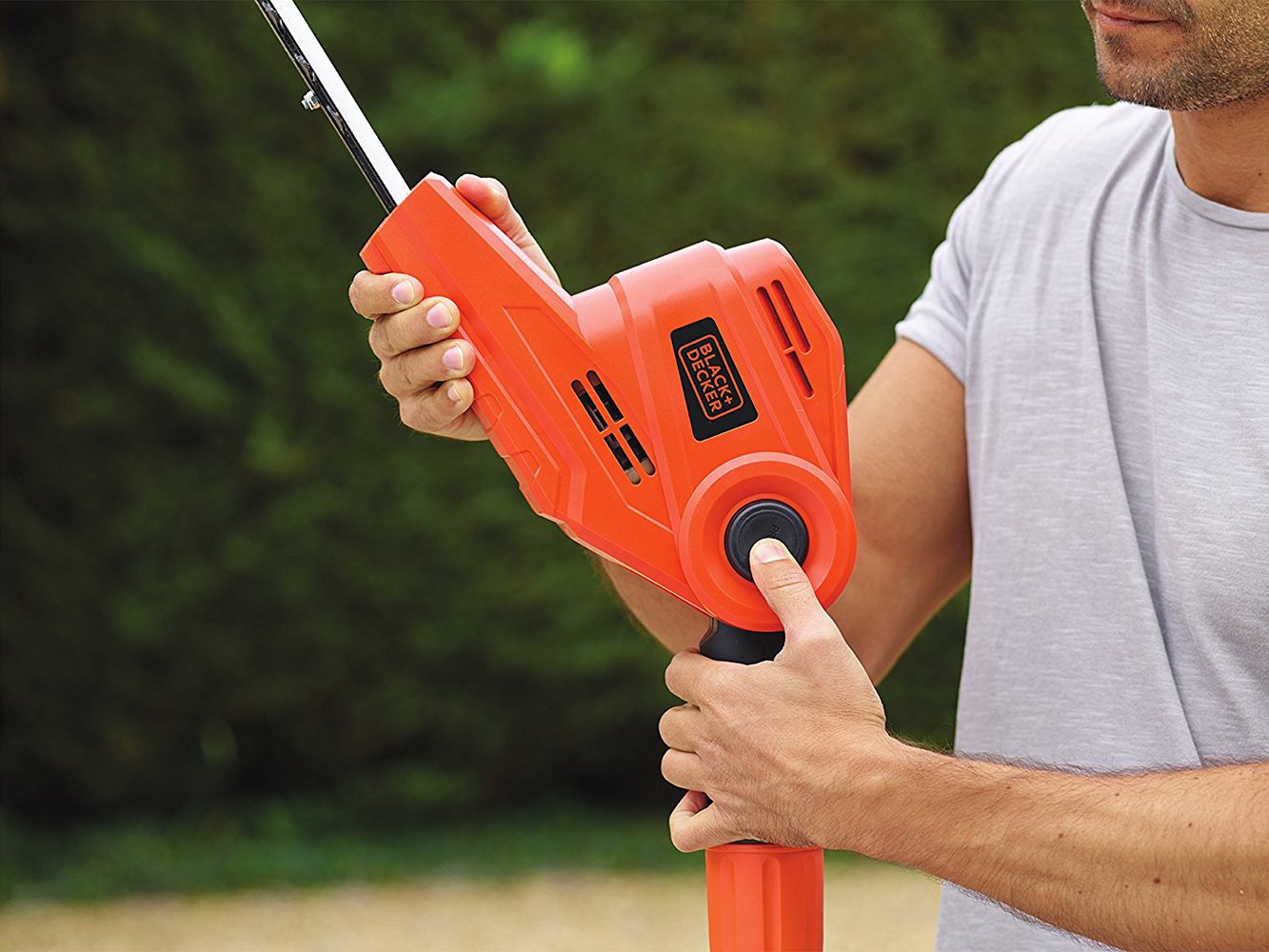 BLACK+DECKER PH5551 Cortasetos de Pértiga de 550W 51cm de Longitud de Espada con Mango Telescópico y Cabezal Pivotante de 5 Posiciones