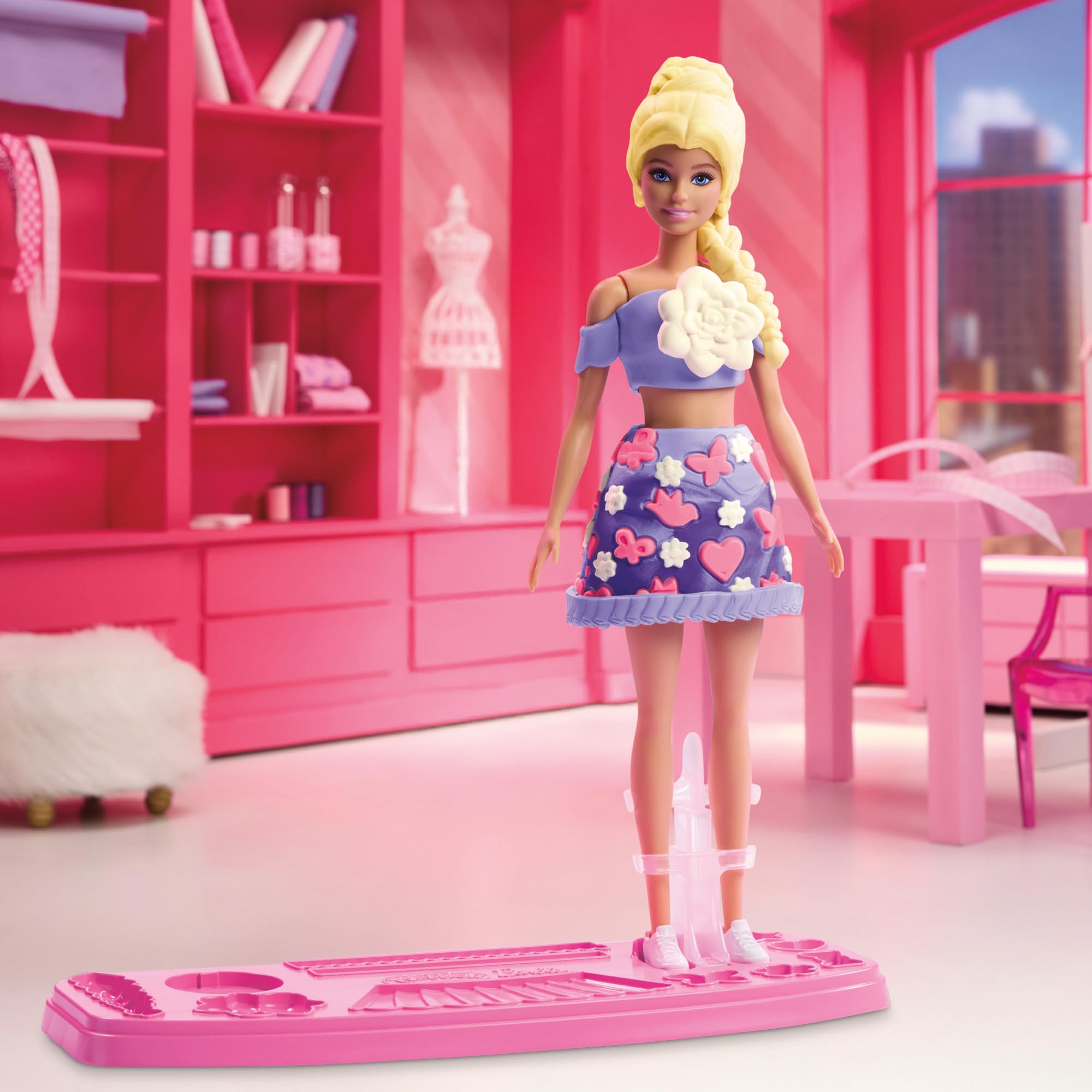 Play-Doh Barbie, Set de Juego Taller de Diseño, Creador de Ropa Personalizada para muñecas, Manualidades Infantiles, A Partir de 5 años