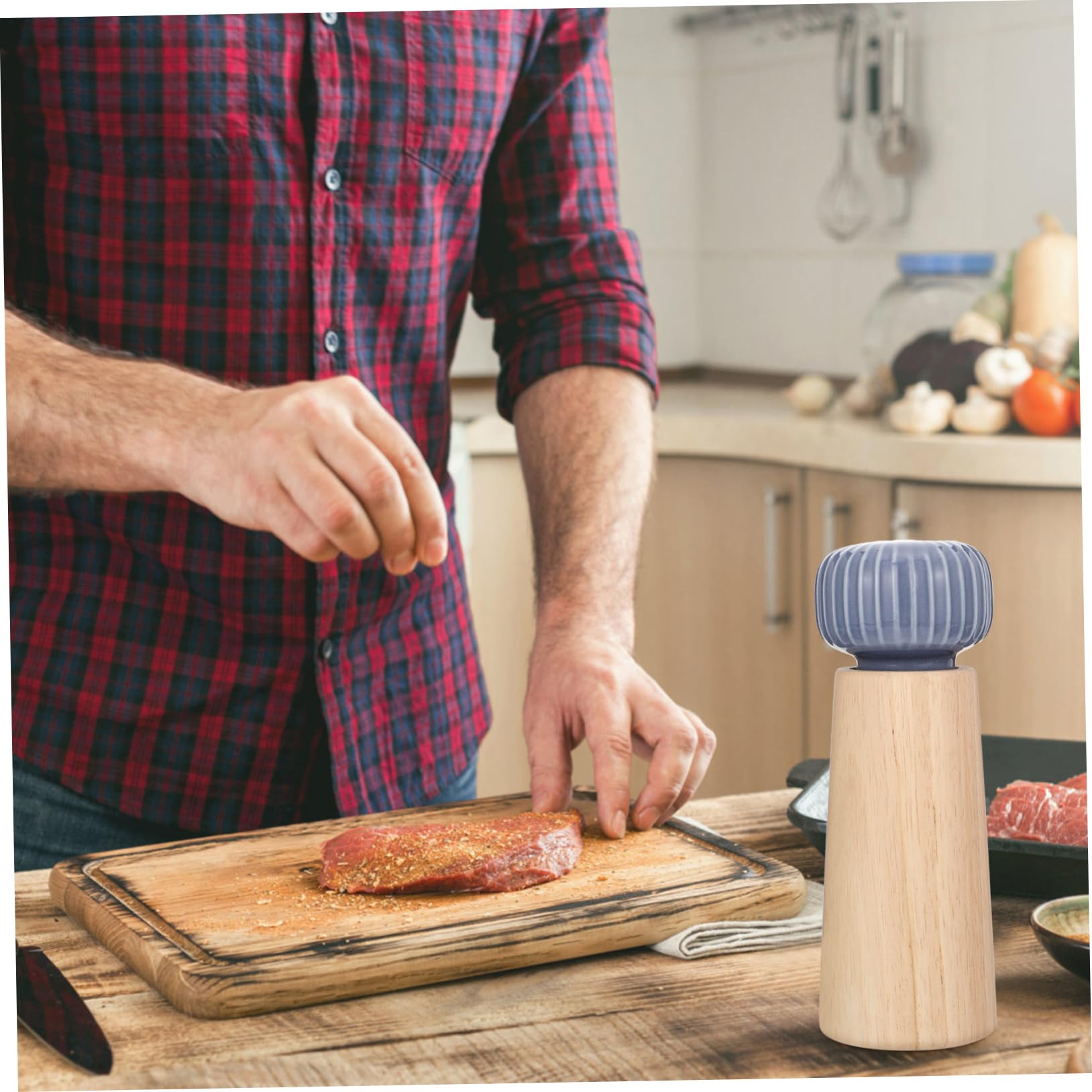 HOLIDYOYO 1pc Abrader Manual Pepper Electrical Tools Kitchen Pepper Grinder Shaker Manual Salt Grinder Dispenser Pepper Grinder Mill Pepper Refillable Power Tool Hand Tools Rubber Wood Blue