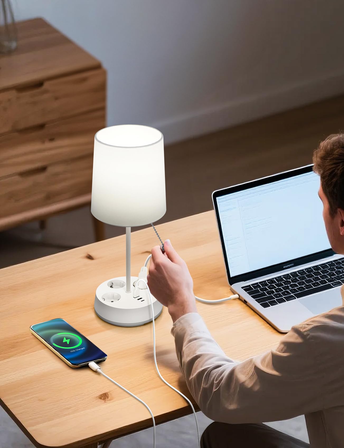 Aigostar- Smarte Tischlampe LED Kompatibel mit Alexa, Bedside Lamp Modern, 2700K-6500K und RGB Dimmbar, mit 3 Steckdosen (Type F), 3 Schnellladeanschlüsse, Fernbedienung und Handyhalterung, Weiß