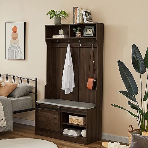 Betoko Árboles de pasillo con banco y percheros, banco de entrada de 71 pulgadas con puerta corrediza de granero, banco de almacenamiento de madera