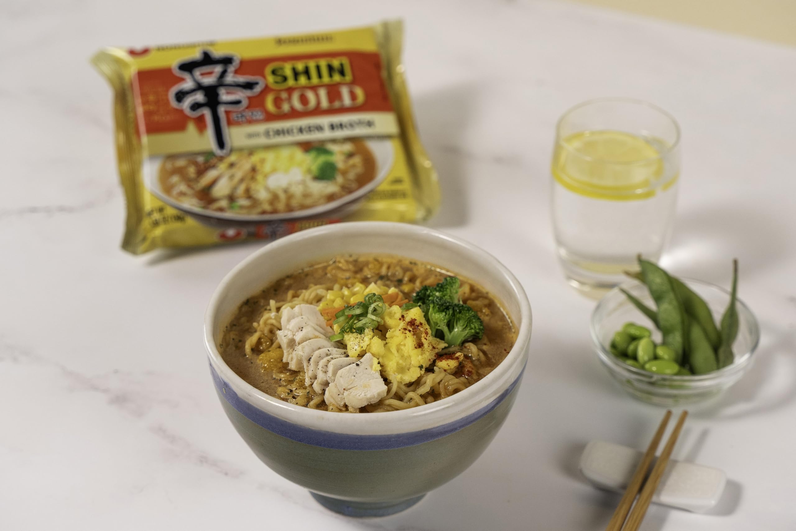 Nongshim Ramen Noodles, Gourmet Instant Ramen, Premium Microwavable Noodle Soup, Shin Gold, 4.58 Ounce (Pack of 16)