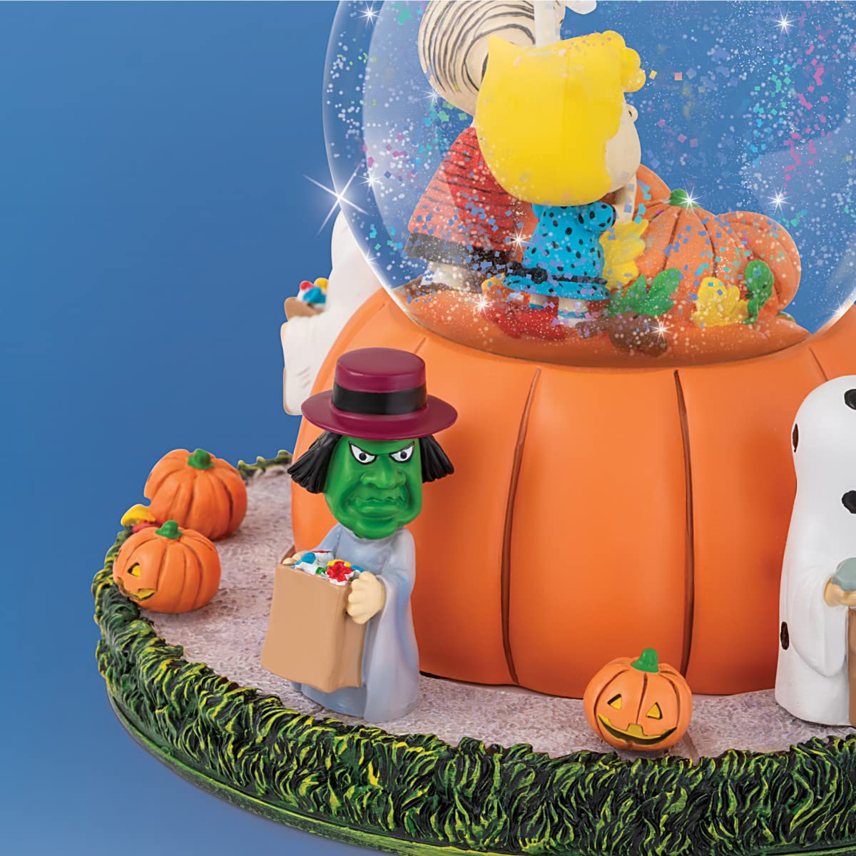 スヌーピー　ハロウィンGREAT PUMPKIN フィギュア Amazon.com: Funko Pop! Deluxe: It's The Great Pumpkin
