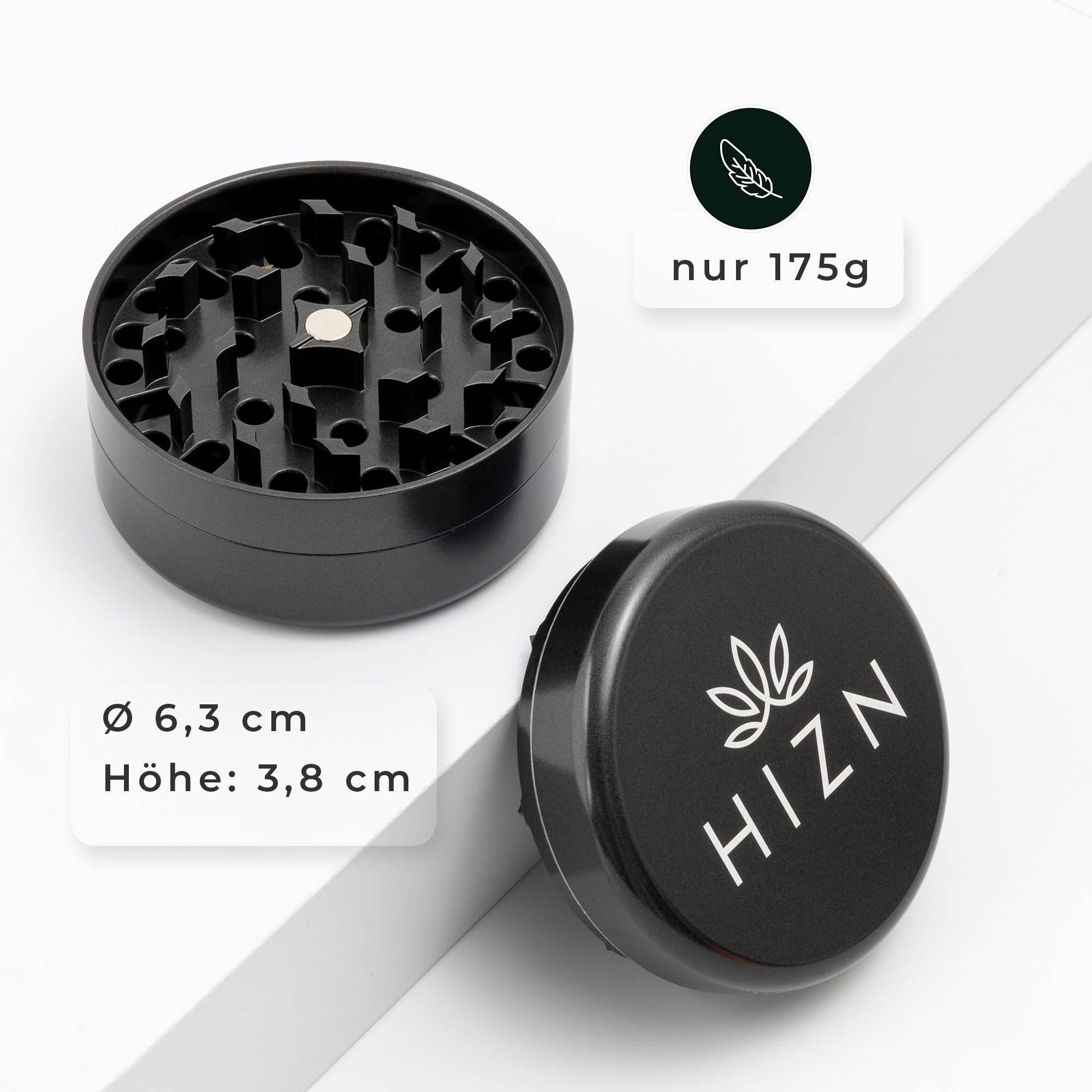 Keramik Grinder, 63mm Alu-Grinder mit Nanokeramik-Beschichtung, antihaft, 3-teilig, inkl. Beutel, Pollenschaber, Pinsel und Mundstück (Grau)