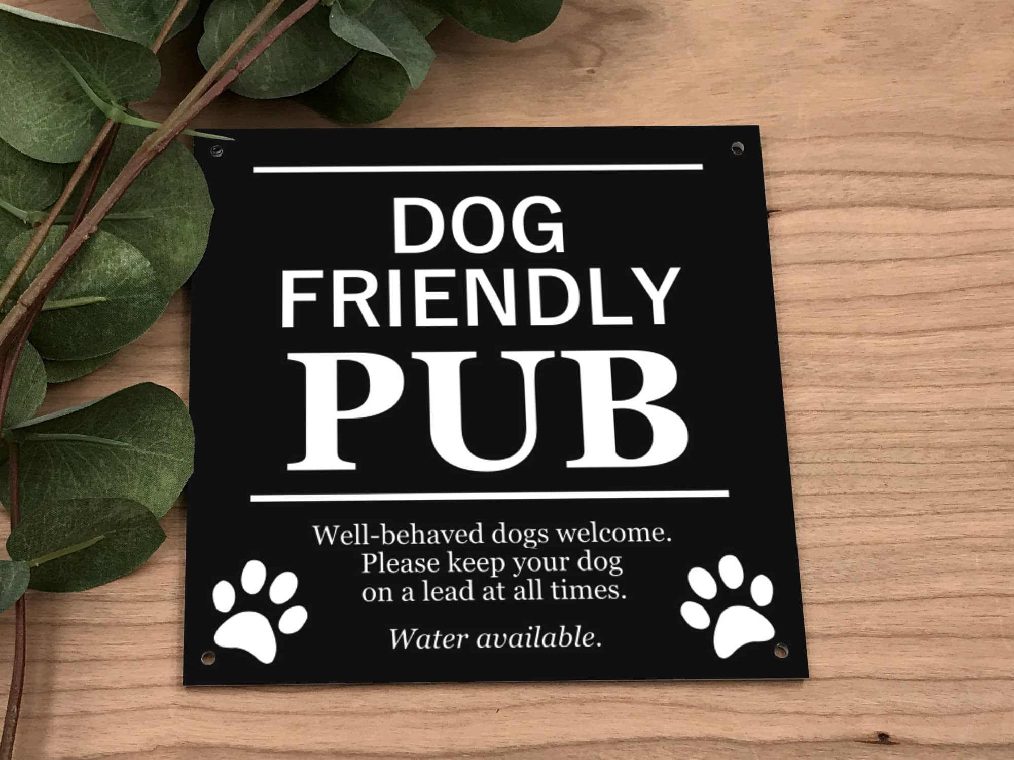 Hundefreundliches Schild Aus Acryl – Graviert, Wetterfest & Ideal Für Gastronomie & Parks