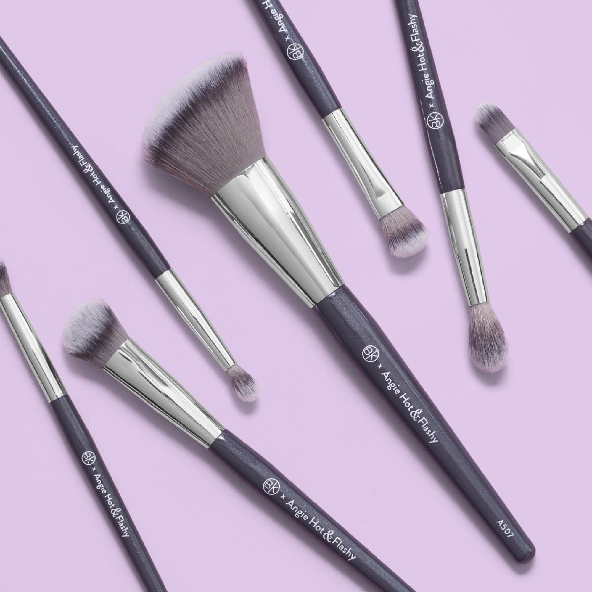 BK BEAUTY BRUSHES - ANGIE HOT & FLASHY - Juego de brochas de maquillaje (7 piezas) - Brochas de maquillaje para bases líquidas o en crema - Corrector debajo de los ojos | Brocha de maquillaje
