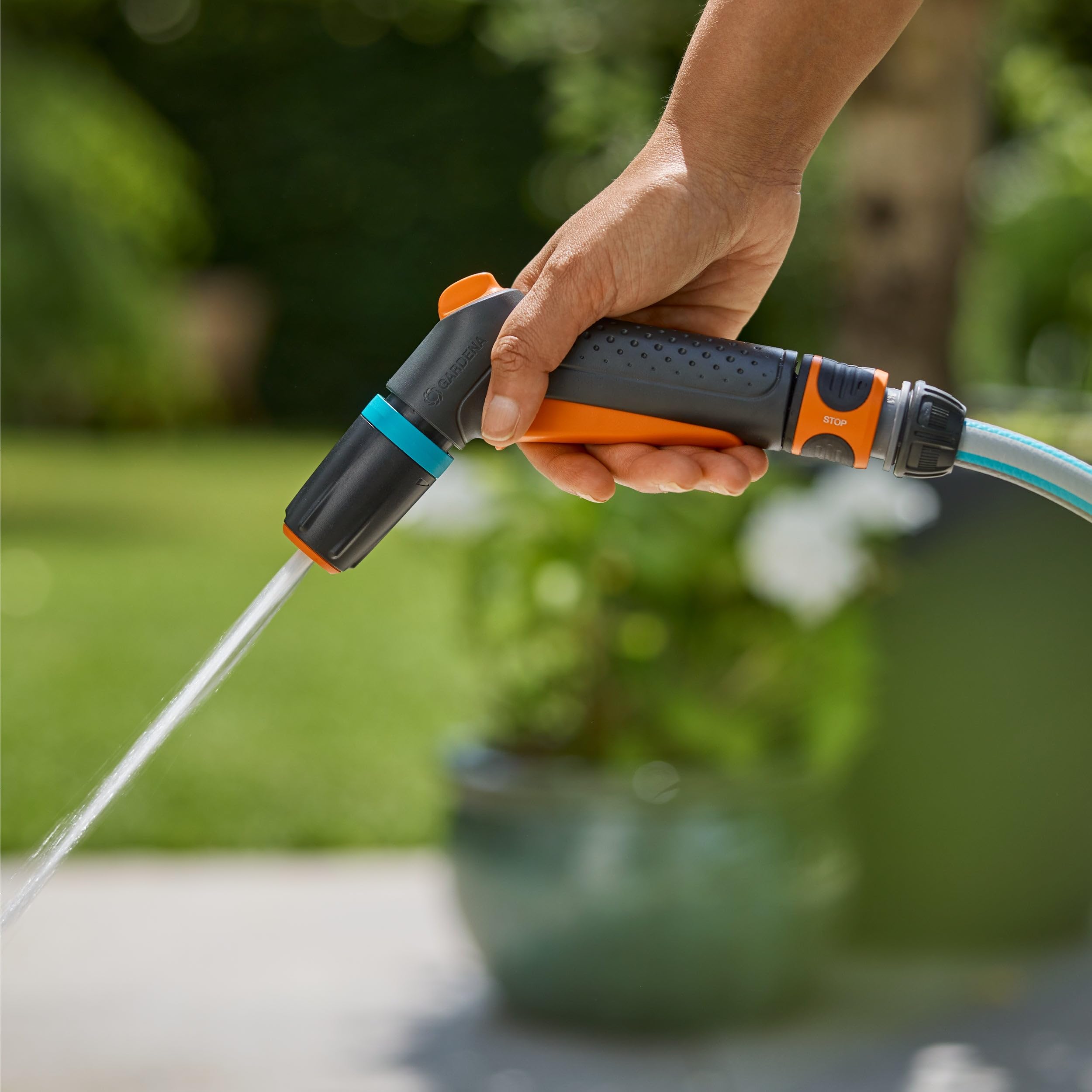 Gardena Classic Pistolet Zraszający z Szybkozłączem ze Stopem, Zestaw Zraszacze i Dysze Dysza do Węża Ogrodowego, do Czyszczenia i Podlewania, Dwa Rodzaje Strumienia (18361-20)