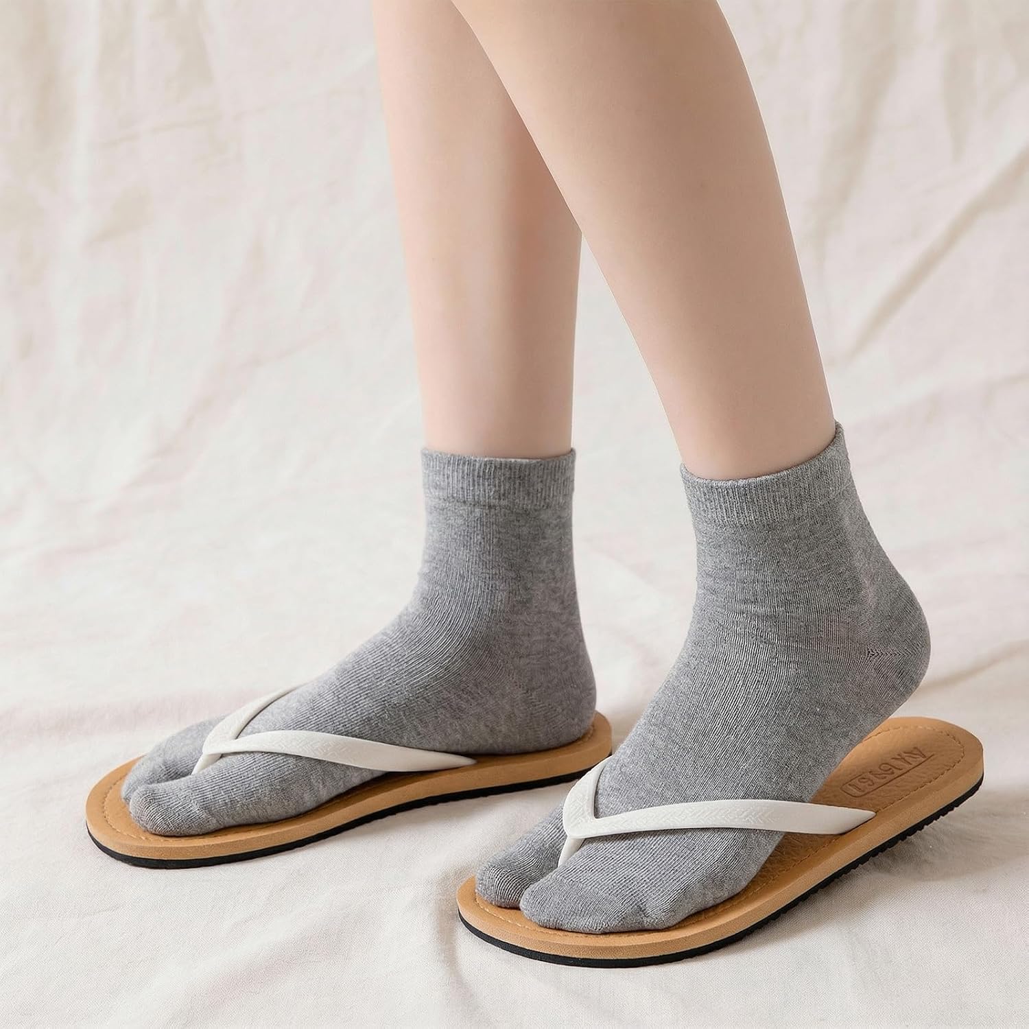 TIESOME 3 Pairs Japan Tabi Socks, Japanese Toes Separated Socks for Flip Flop Geta Soft & Breathable Cotton Socks for Women Men