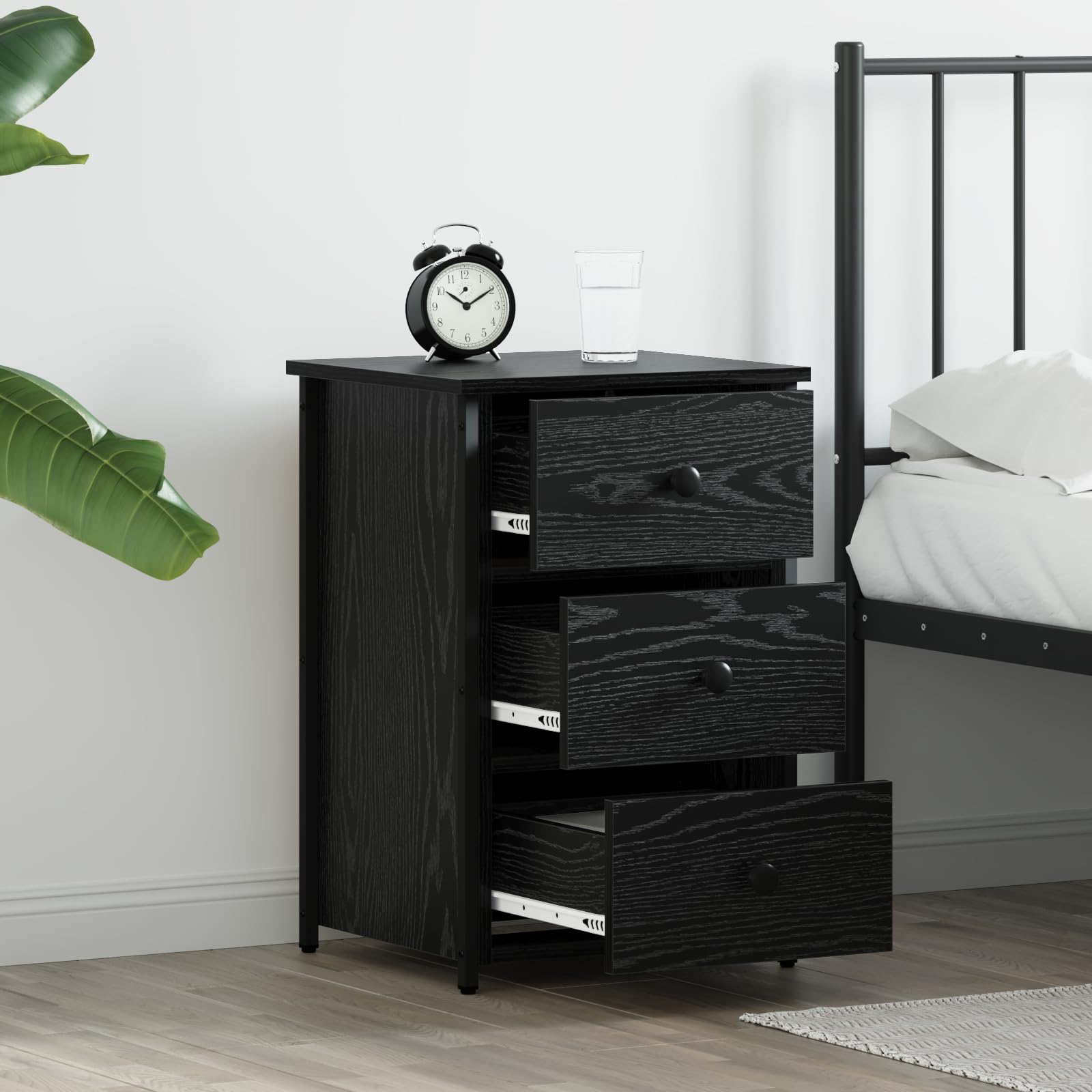 Black Oak Nachttisch Set mit 6 Schubladen, Schlafzimmer Nachttische in schwarzer Eiche, Stauraum Lösung, moderne Nachttische mit Schubladen, stilvolles Möbel Set