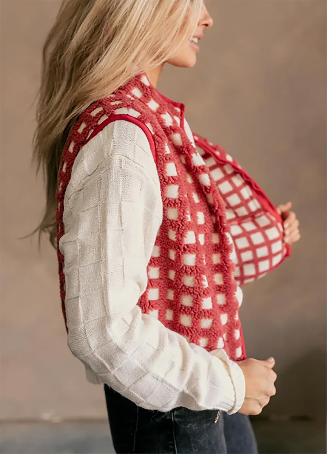 Womens Sleeveless Checkered Sherpa Vest with Pocket Zip Up Fleece Crochet Collar for Style Comfort
