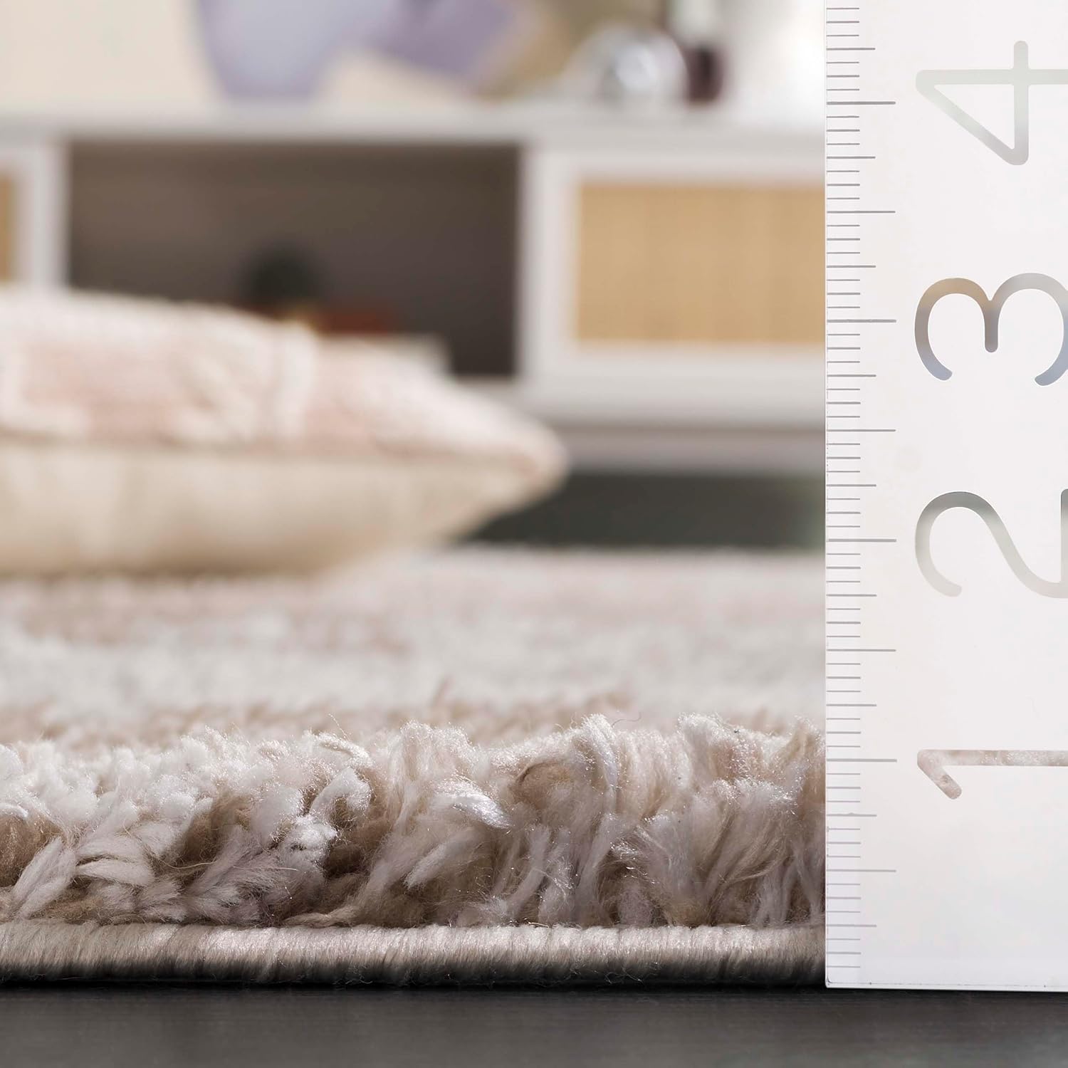 Safavieh Penelope Shag Collection Area Rug - 5'3" x 7'6", Taupe/Ivory, Geometric Design, Ideal for High Traffic Areas in Living Room, Bedroom, Dining (PNL510E)