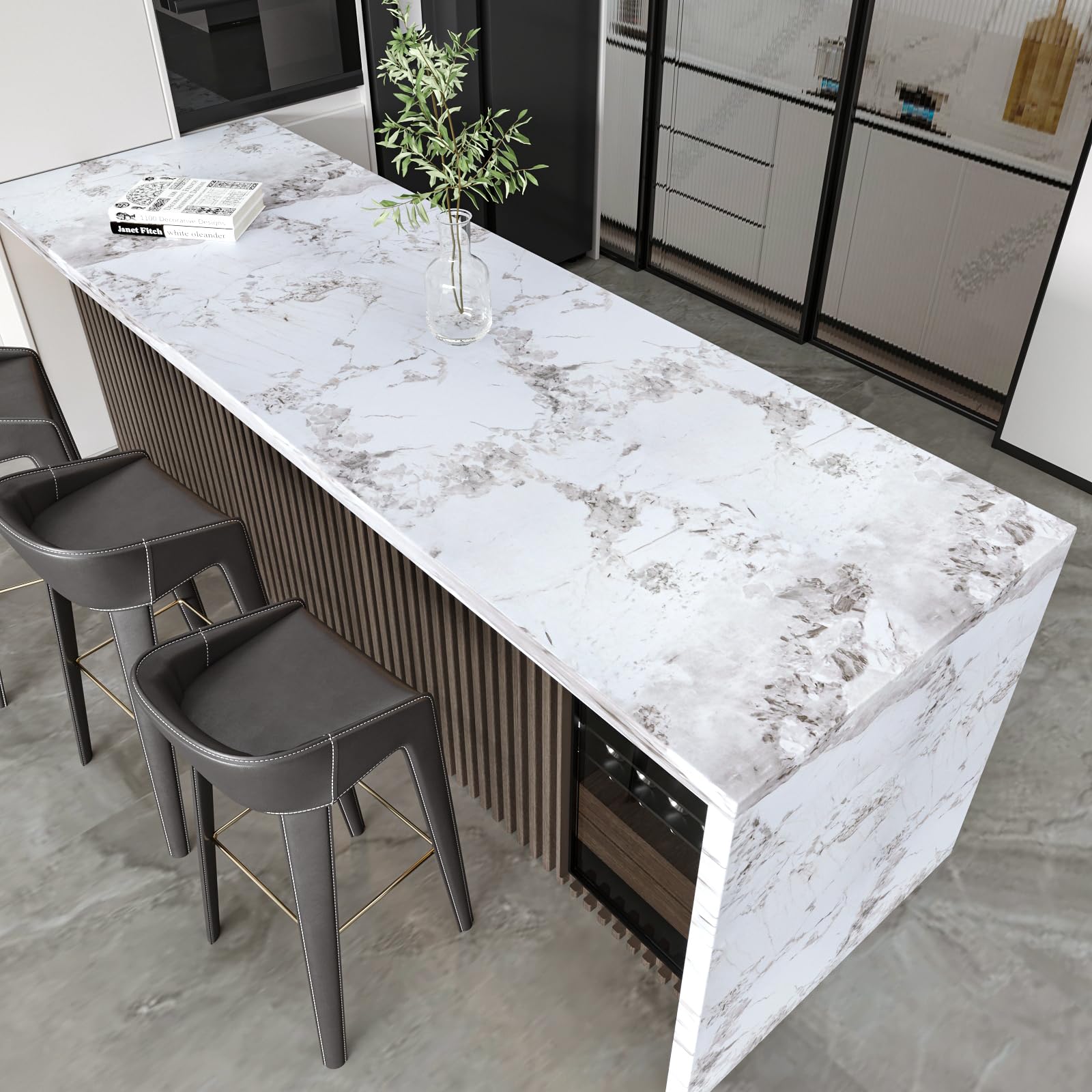 Papier peint marbré blanc onyx mat pour rénover un plan de travail abîmé sans peindre
