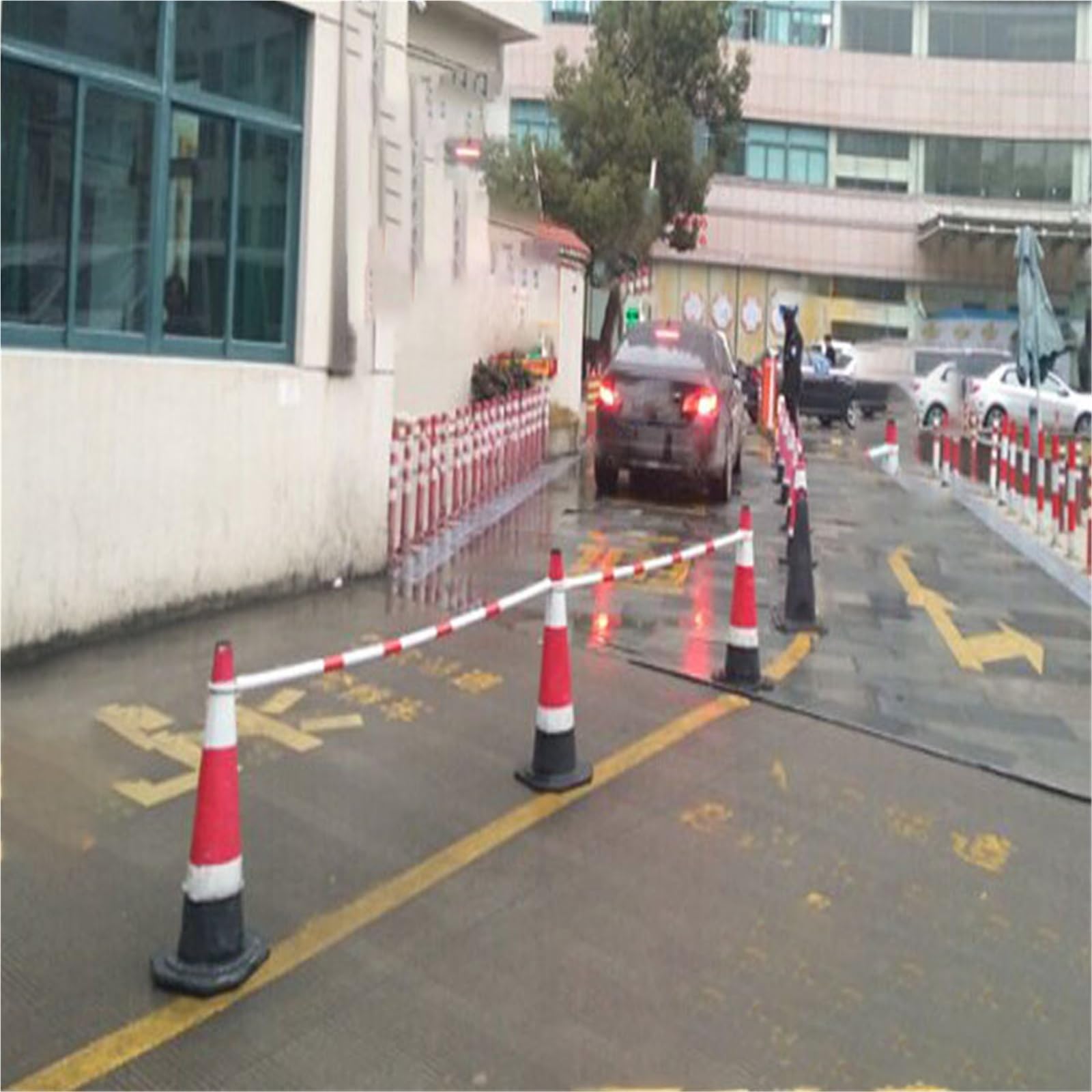 Cônes de signalisation rétractables avec barrière télescopique extensible | Lot de 8