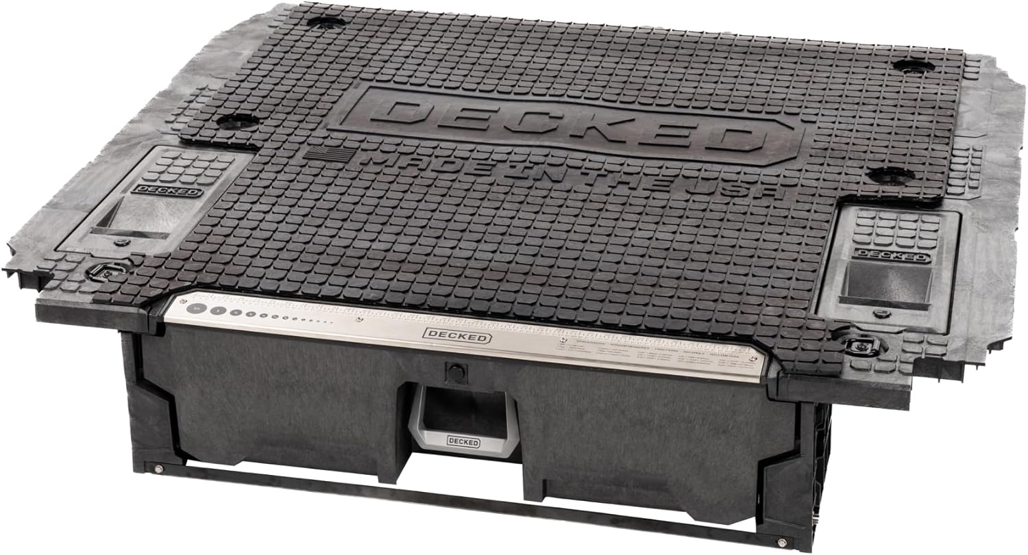DECKED Battle Mat - Midsize Long (6' - 6'2")