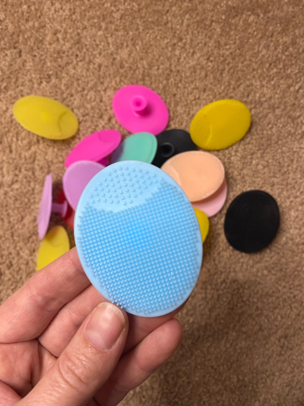 MCIGICM 20PCS Face Scrubber,Silicone Facial Cleansing Brush Face Exfoliator Pads Face Scrub Brush for Skin Facial Scrubber Facial Cleanser Brush
