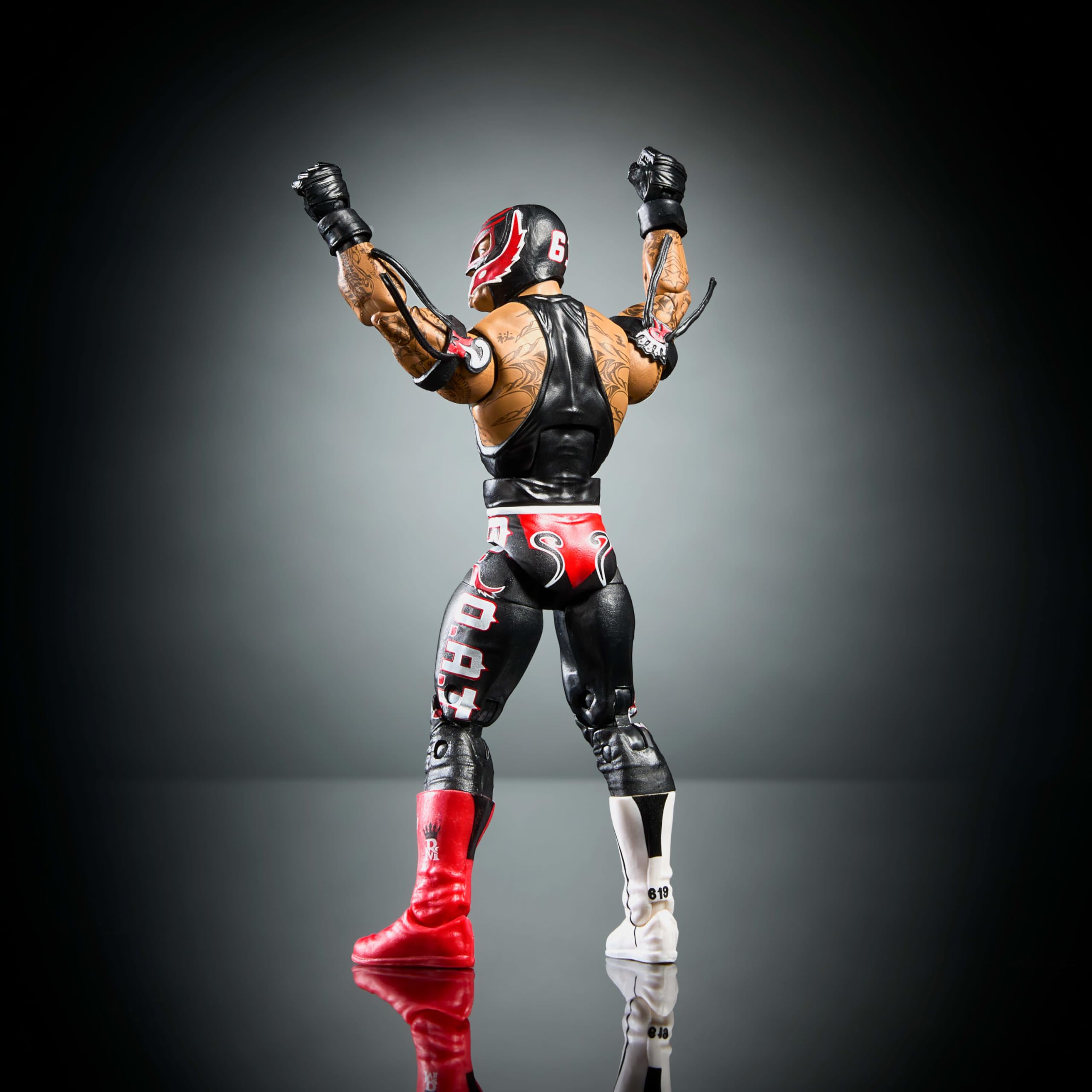 Mattel WWE Elite Collection Top Picks - Juego de figuras de acción y accesorios, Rey Mysterio de 6 pulgadas coleccionable con manos intercambiables, equipo de anillo y 25 puntos de articulación