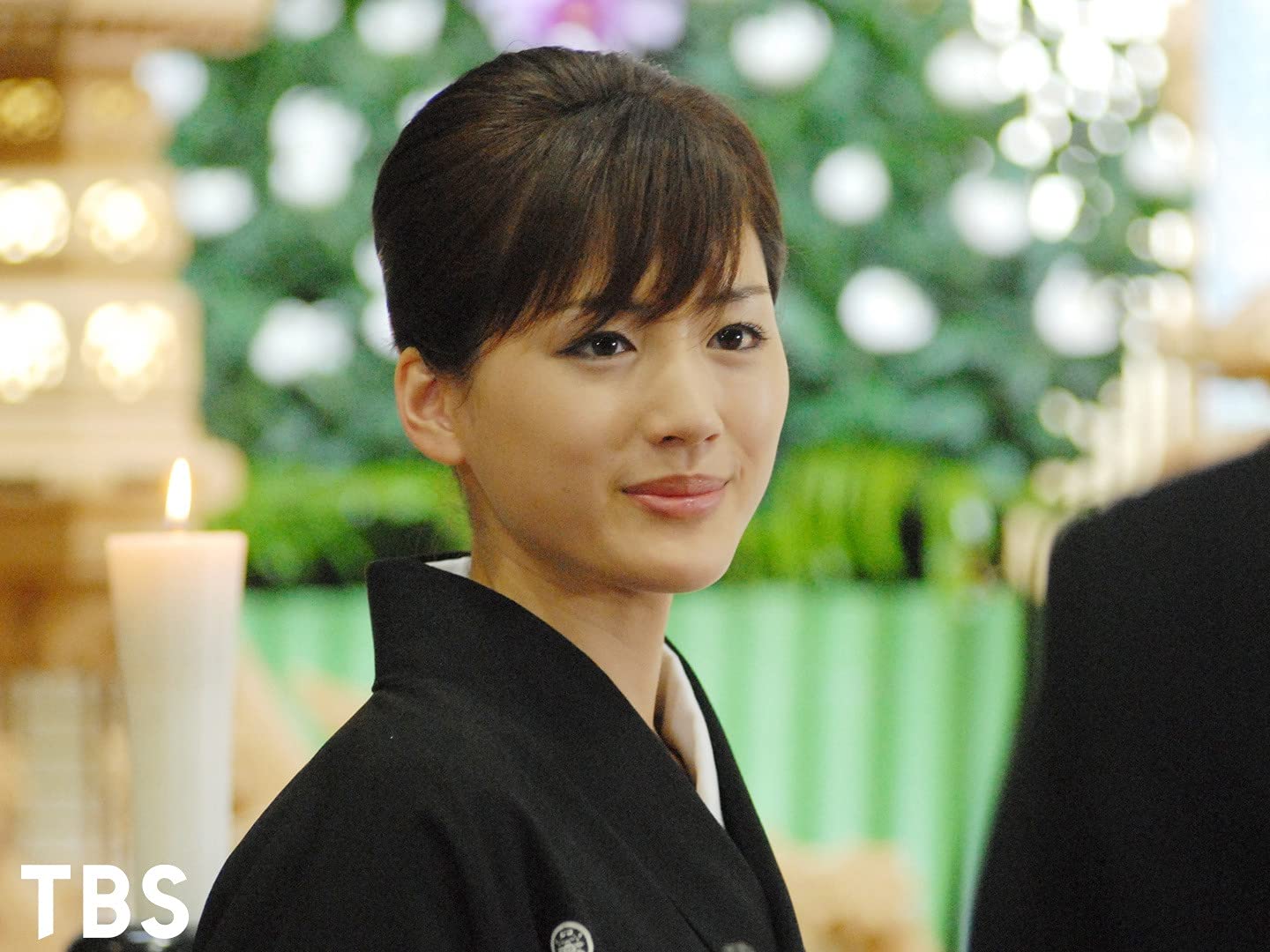 Amazon Co Jp 白夜行 山田孝之 綾瀬はるか 渡部篤郎 柏原崇 塩谷瞬 余貴美子 武田鉄矢 森下佳子 平川雄一朗 那須田淳 石井康晴 高橋正尚 石丸彰彦 Prime Video