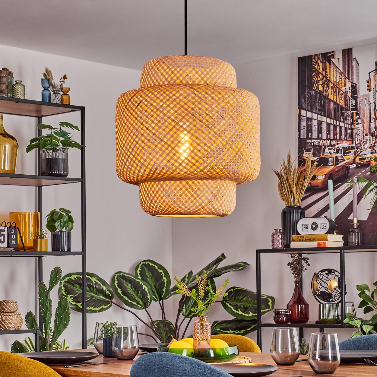 Lámpara de techo Vireda HOFSTEIN, moderna de metal/bambú en blanco/natural, diseño boho, pantalla con efecto de rejilla (Ø 45 cm), altura ajustable máx. 146 cm, E27, salón, comedor, cocina, pasillo