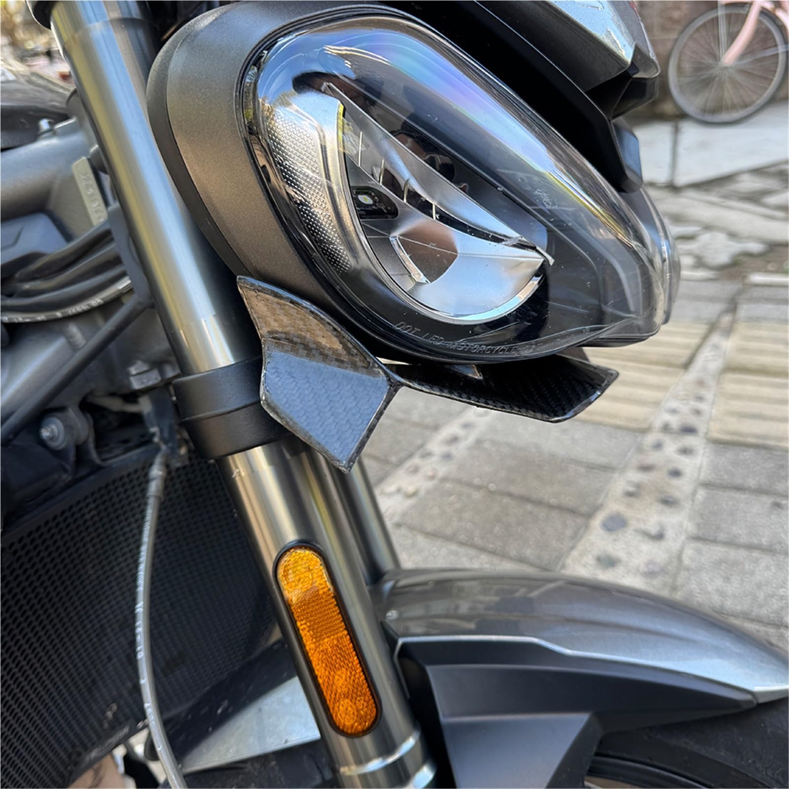 Front Bumper Splitter dachowy Pasuje do Triumph Street Triple 765 S/RS 2017-2024 Naked Front Spoiler Winglet Aerodynamiczny GP Wing Kit
