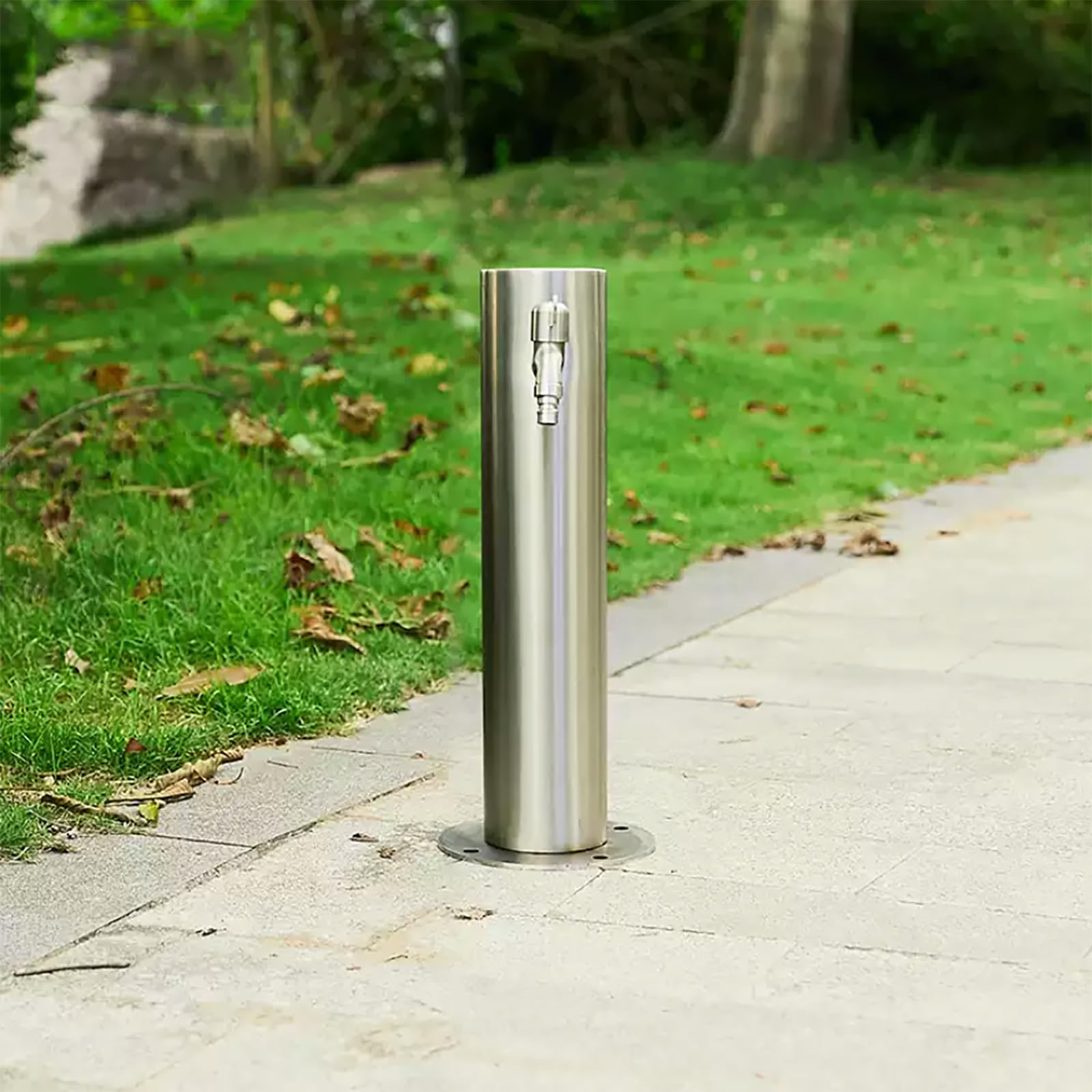 Vertikale Gartenwassersäule aus Edelstahl für den Außenbereich mit bodenmontierten, unabhängigen Säulen für Haus und Garten. Isoliert und frostsicher. Ideal für I (einfar