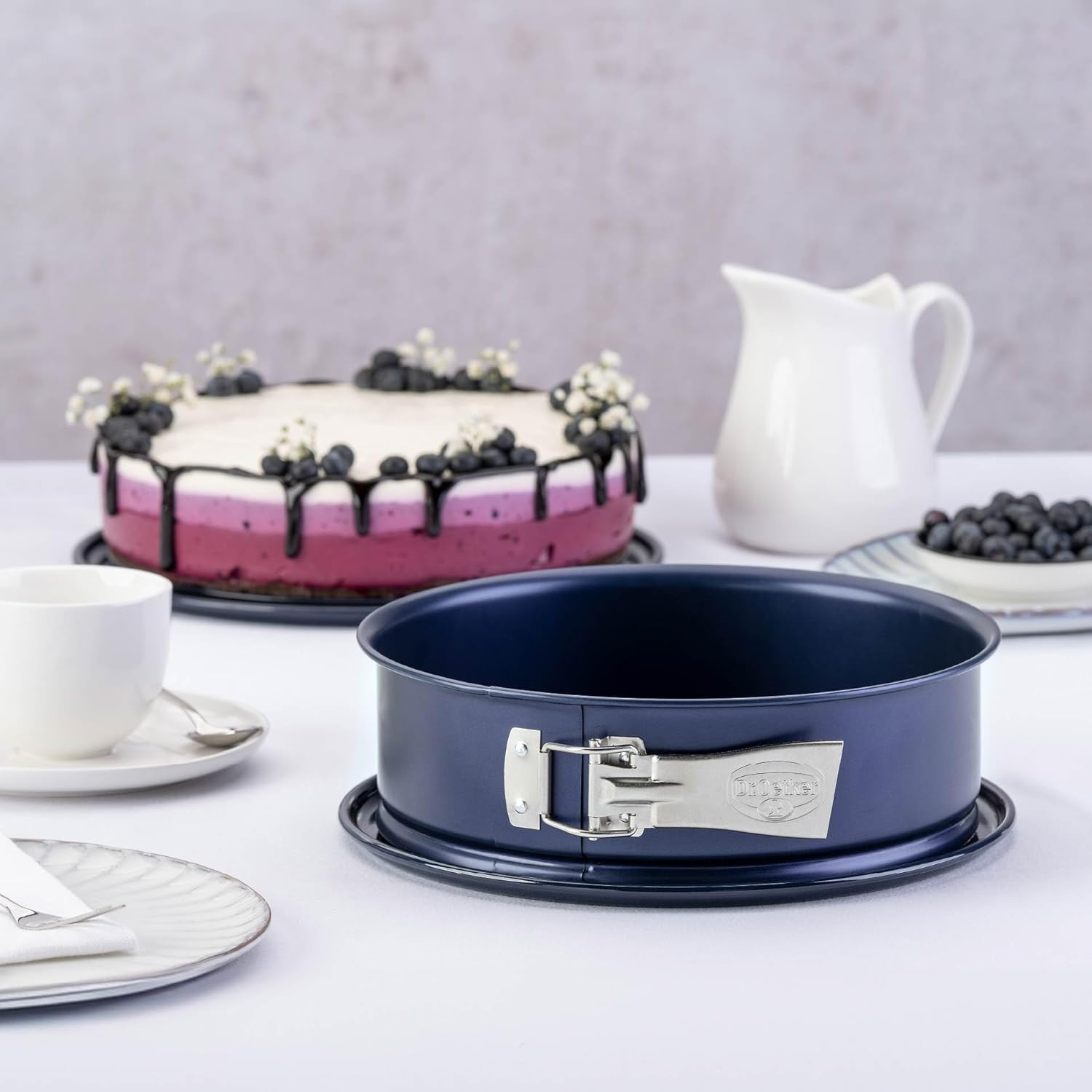 Dr. Oetker 1103 Springform Cake Tin Black Enamel; Crystal Heart Measures 5 x 5 x 2 cm