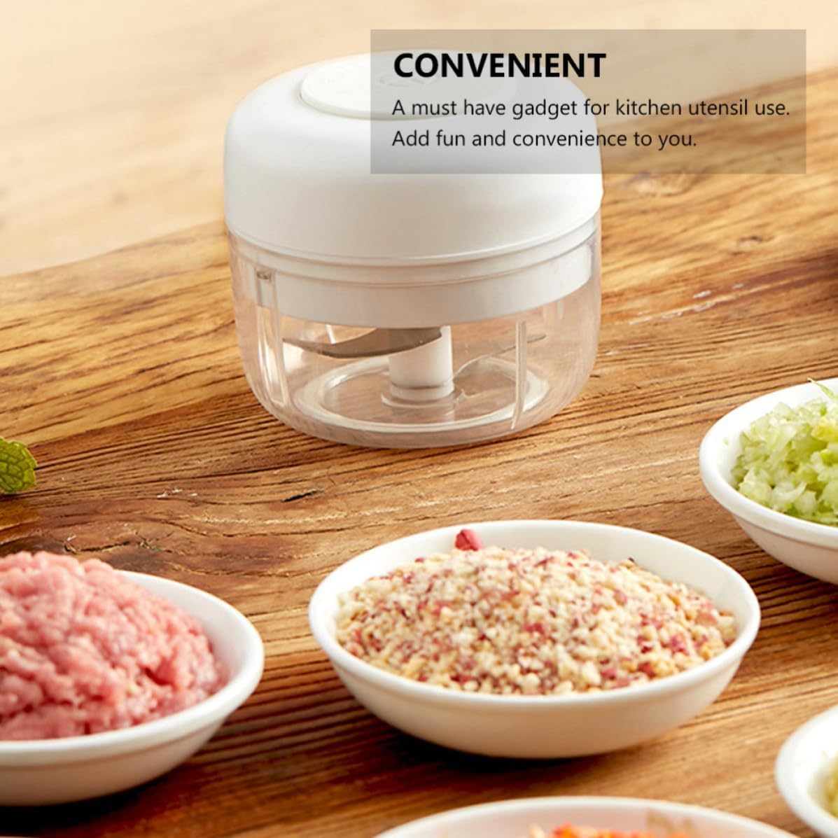 Mini Garlic Chopper Garlic Mincer Crusher with Plastic and Stainless Steel Construction, Convenient and Easy to Clean for Kitchen Use