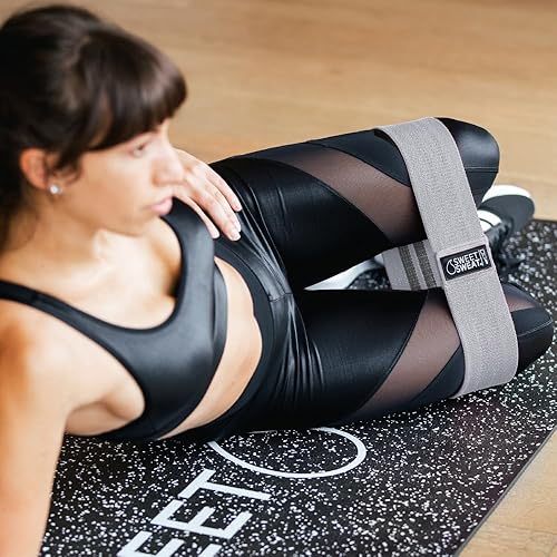Miniatura 5 de Sweet Sweat - Bandas de cadera con 3 niveles de resistencia Bandas de tela antideslizante para glúteos para sentadillas y estocadas Incluye