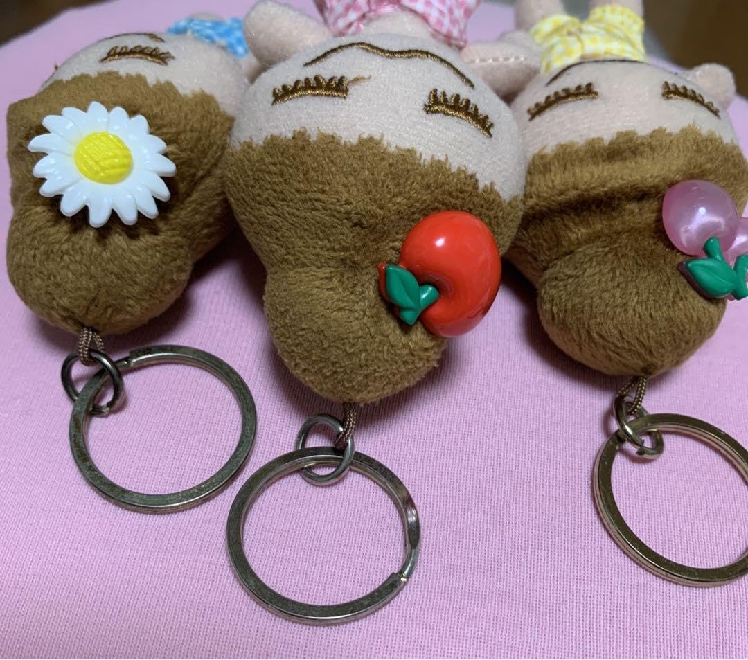 レジン キョロ三毛ちゃんのお花ひらひらワイヤーリングキーホルダー☺︎ レジン キョロ三毛ちゃんのお花ひらひらワイヤーリング
