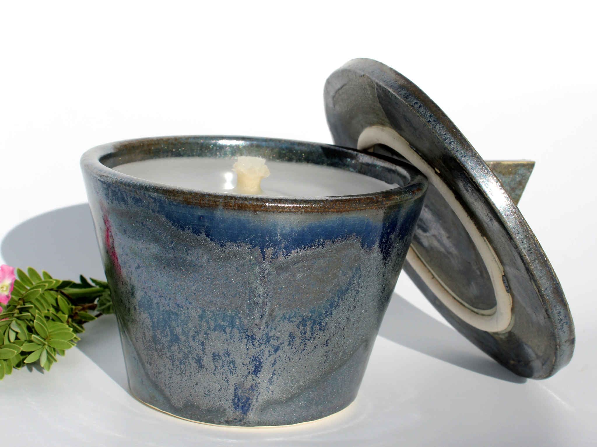 KERZENFRESSER Indoor handgefertigte Keramik mit Deckel, silber-blau