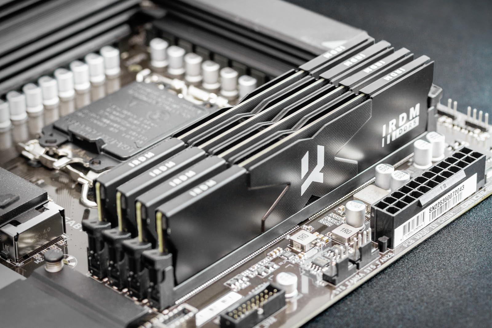 Goodram - Module de Mémoire Vive GOODRAM DDR5 IRDM - 2x16GB 5600MHz CL36 DR DIMM Black V Silver – Barette - pour Joueurs et Professionnels – Performances Fluides et Stables