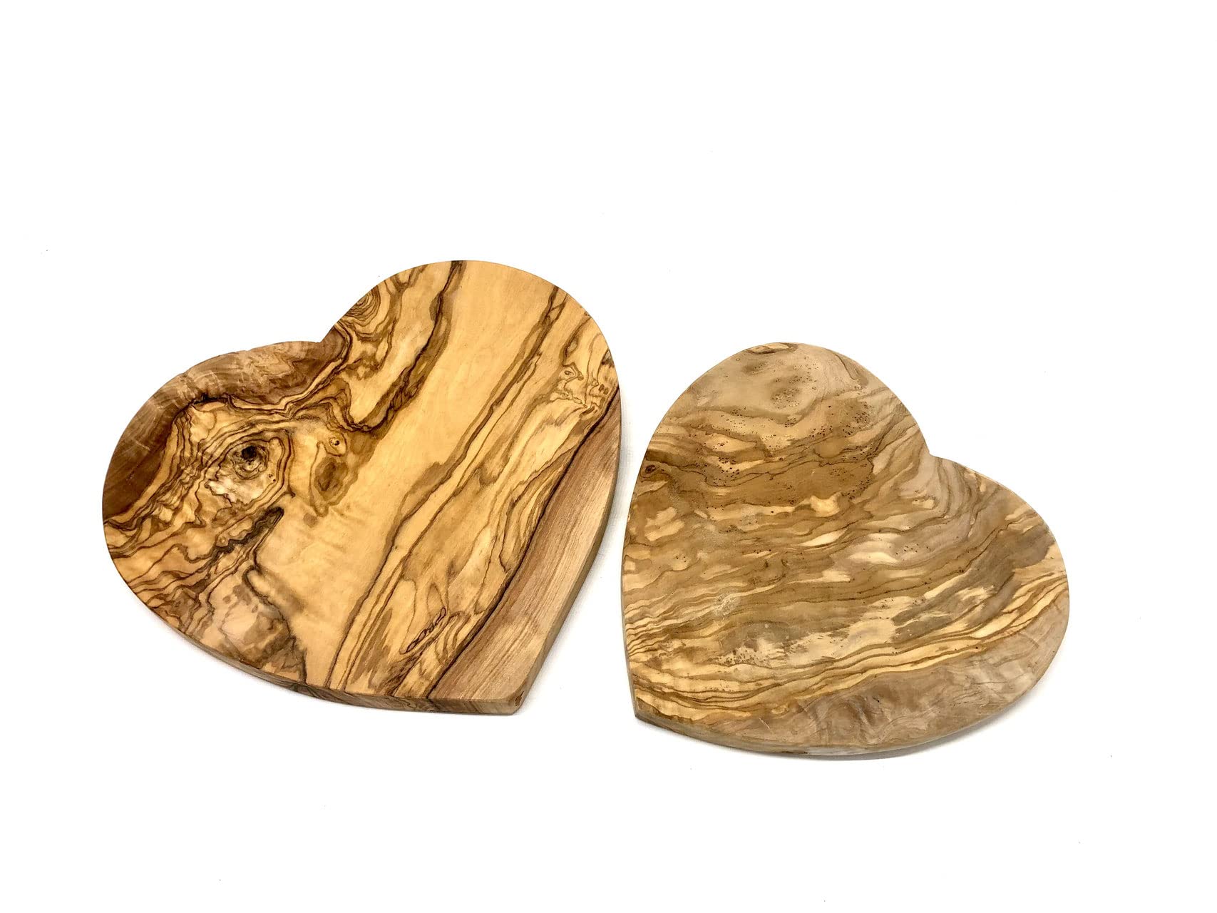 D.O.M. Die Olivenholz ManufakturSmall Breakfast Board, Bread Board in Heart Shape, Olive Wood, Width 19 cm, Can Be Engraved (Without Engraving)