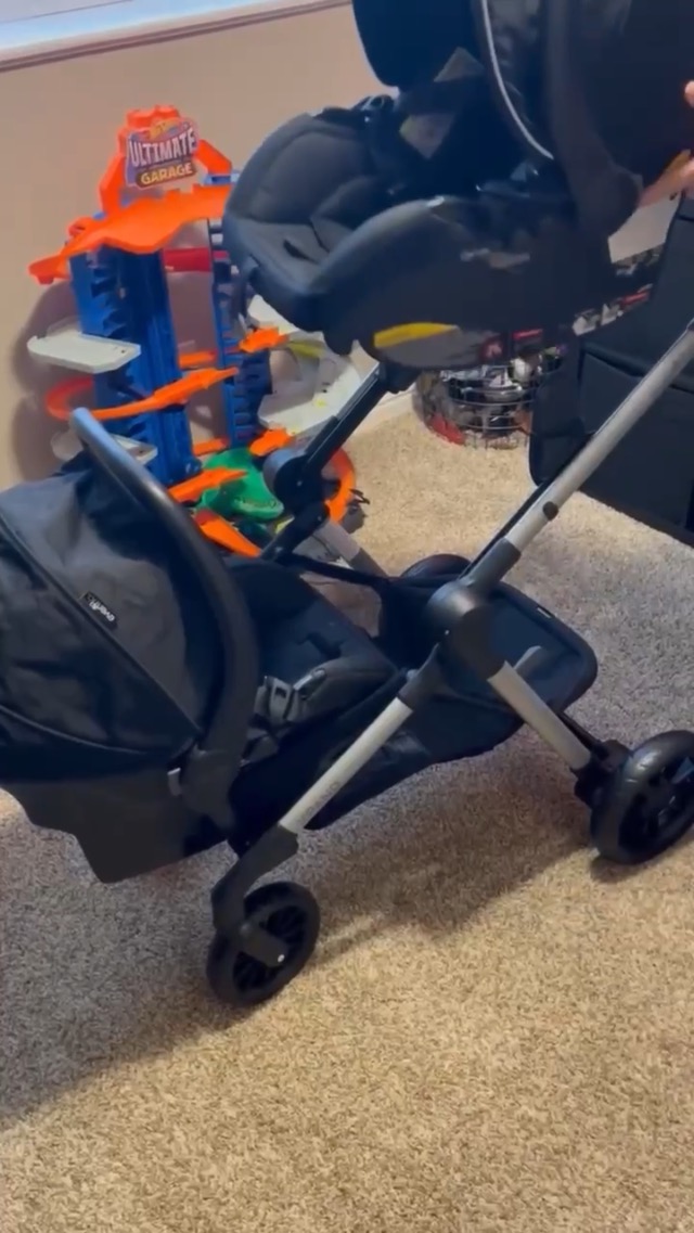 Watch Evenflo Pivot Xpand Modular Travel System Review on Amazon Live