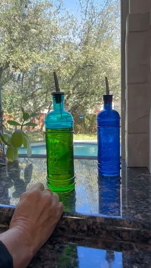 Amazon.com: COURONNE CO. Olive Oil Dispenser Bottle with Pour