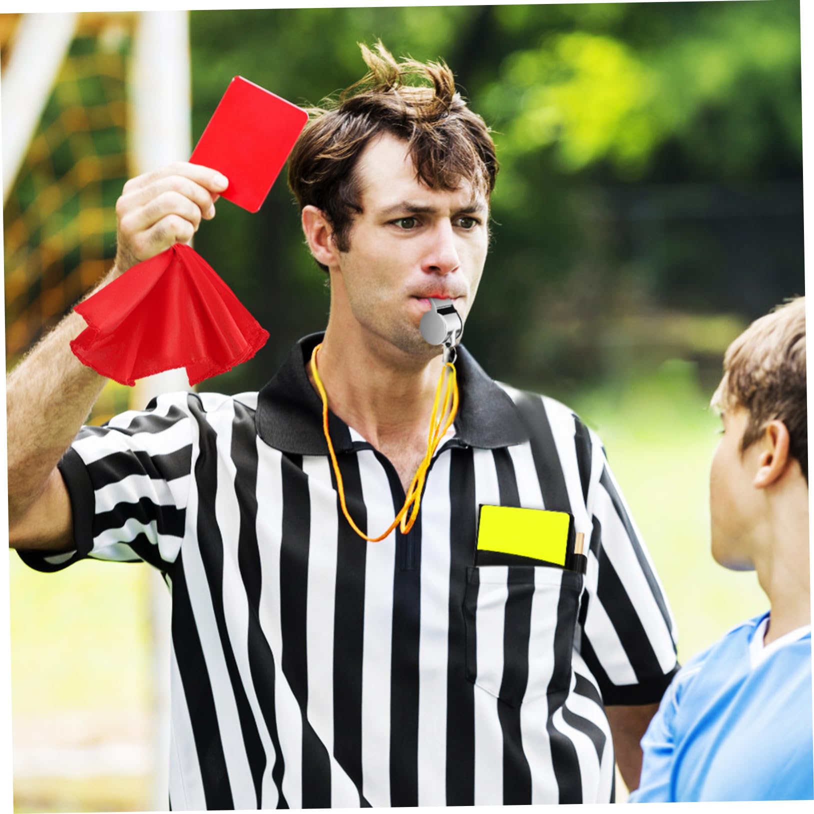 Abaodam 3 Set cartellini dell'arbitro e Fischietto Bandiera Rossa Forniture per arbitri Arbitro di Calcio cartellini Rossi e Gialli Kit Carte da Calcio FISCCHIO CLAYARD PVC