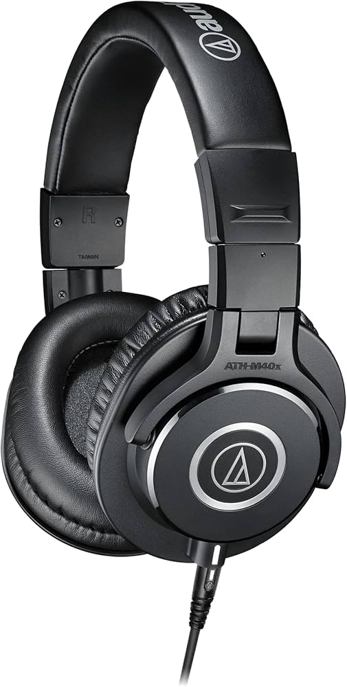 Audio-Technica ATH-M40xブラック ヘッドフォン Amazon.com: Audio Technica ATH-M40x Professional Studio Monitor