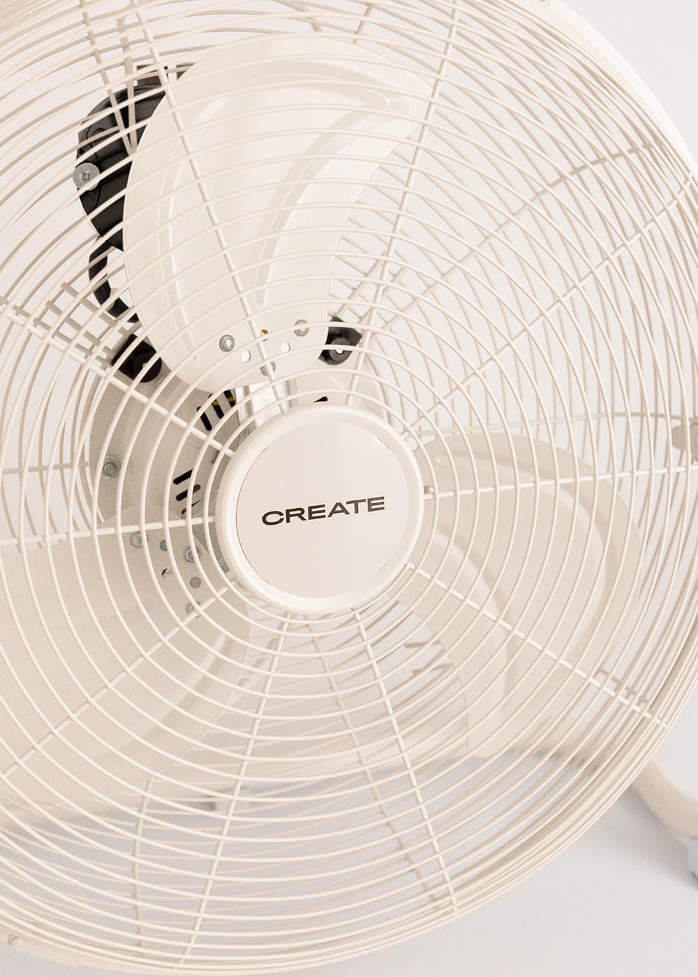 CREATE / AIR FLOOR RETRO/Ventilateur de sol industriel sable / 16 pouces, débit d'air puissant, 3 vitesses, silencieux, léger, pieds antidérapants.