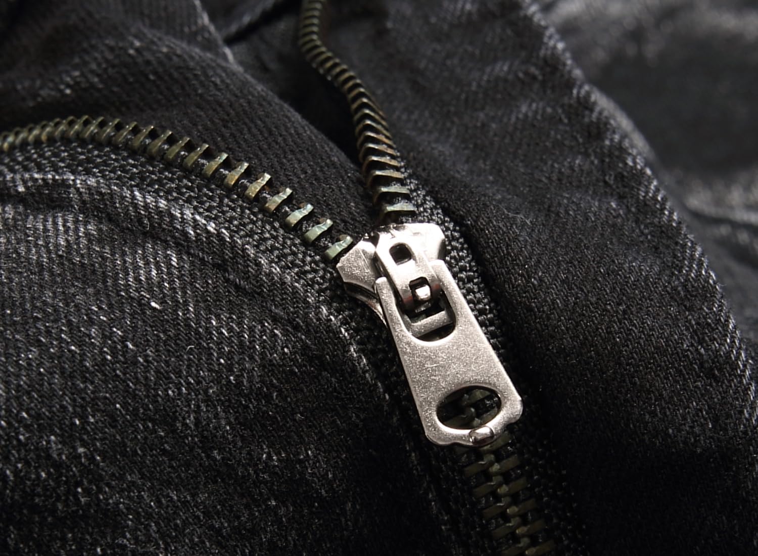 Calça jeans masculina rasgada skinny slim fit stretch desgastada destruída em promoção! Veja a oferta e mais achadinhos de Calças 4 Hoje é o melhor dia para comprar Calça jeans masculina rasgada skinny slim fit stretch desgastada destruída com aquele preço maroto! Promoção! Aproveite a oferta! 4